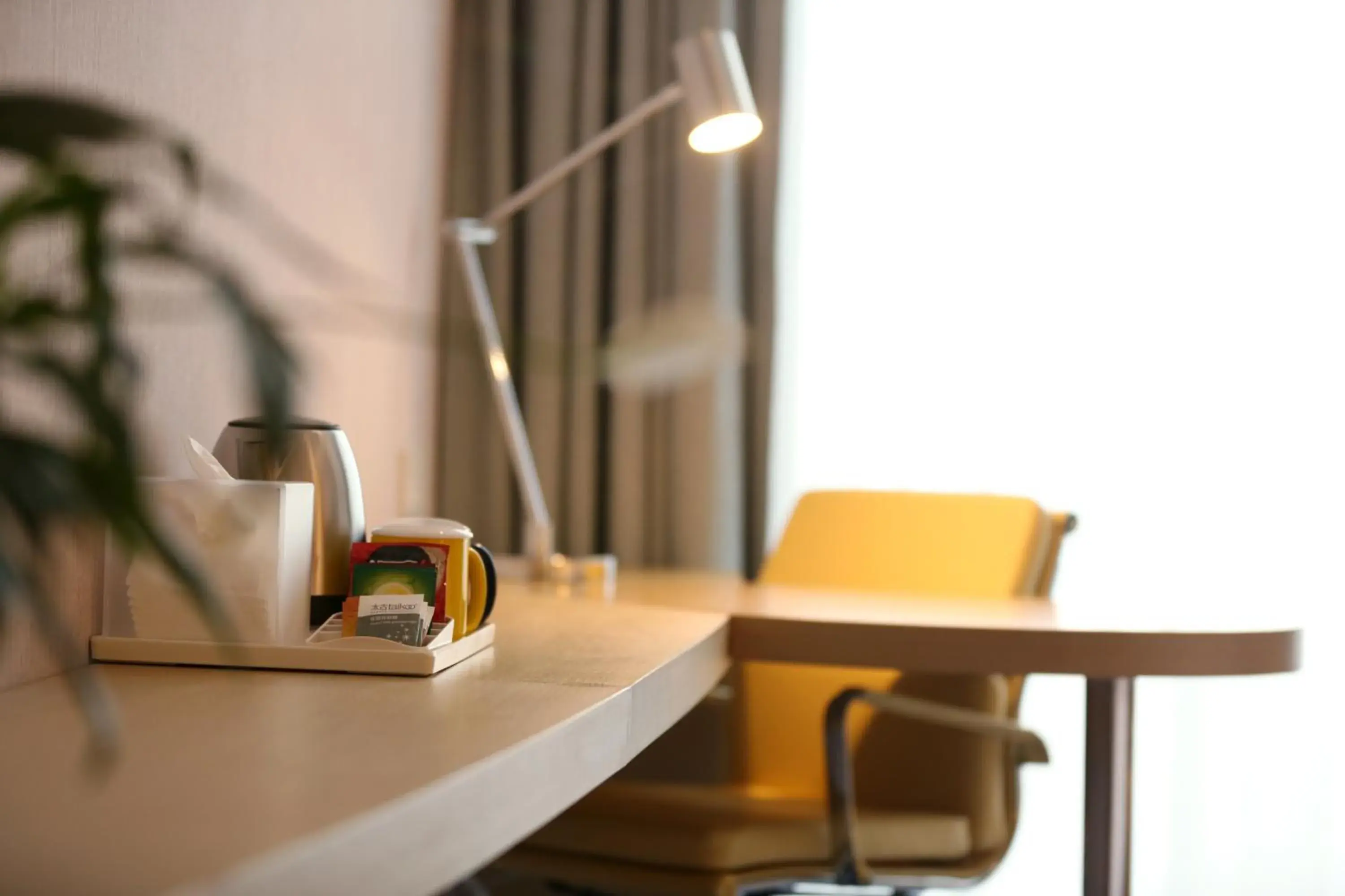 Photo of the whole room in Holiday Inn Express Zhengzhou Longzi Lake by IHG Photo of the whole room in Holiday Inn Express Zhengzhou Longzi Lake by IHG