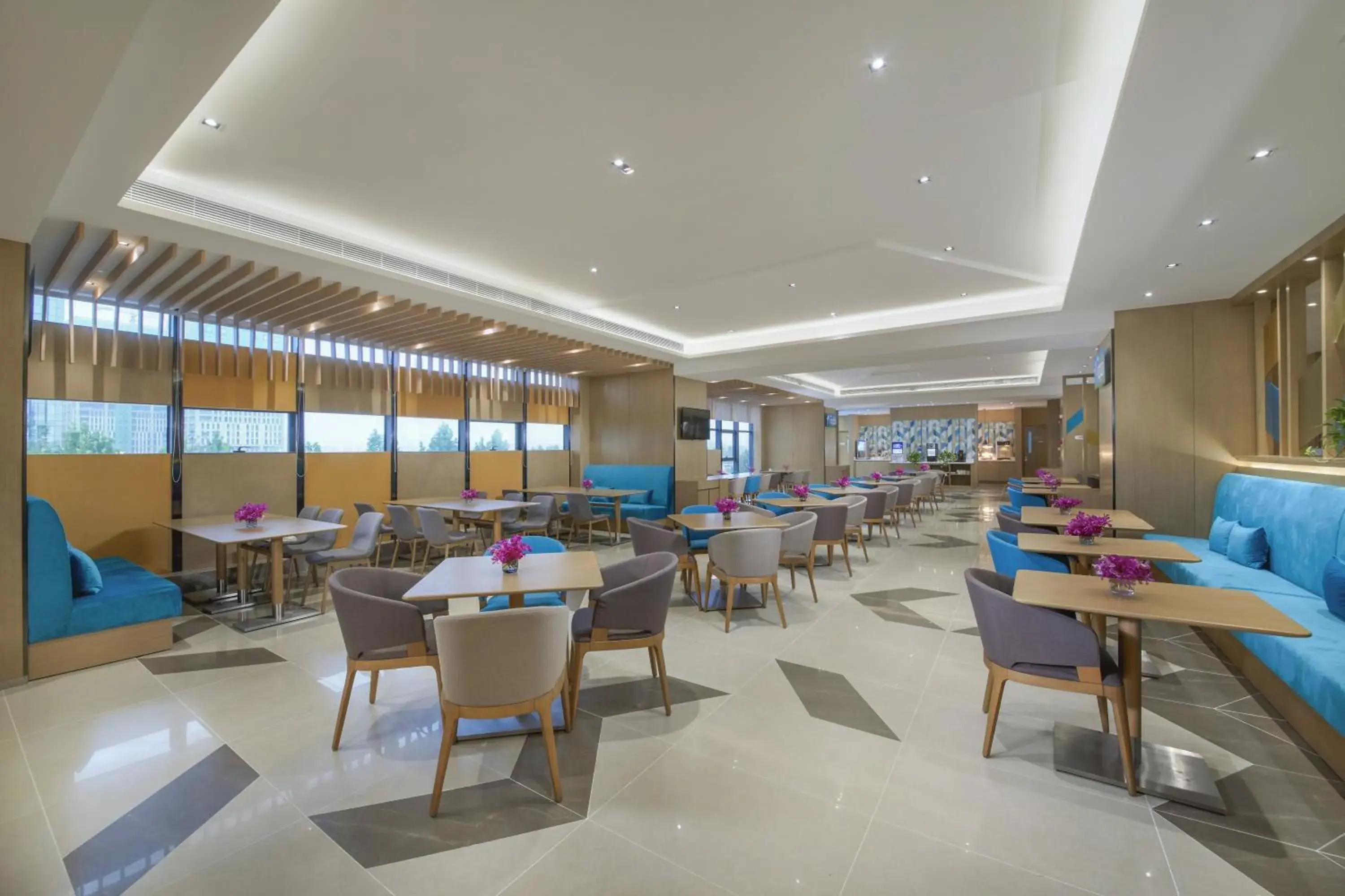 Restaurant/places to eat in Holiday Inn Express Zhengzhou Longzi Lake by IHG Restaurant/places to eat in Holiday Inn Express Zhengzhou Longzi Lake by IHG