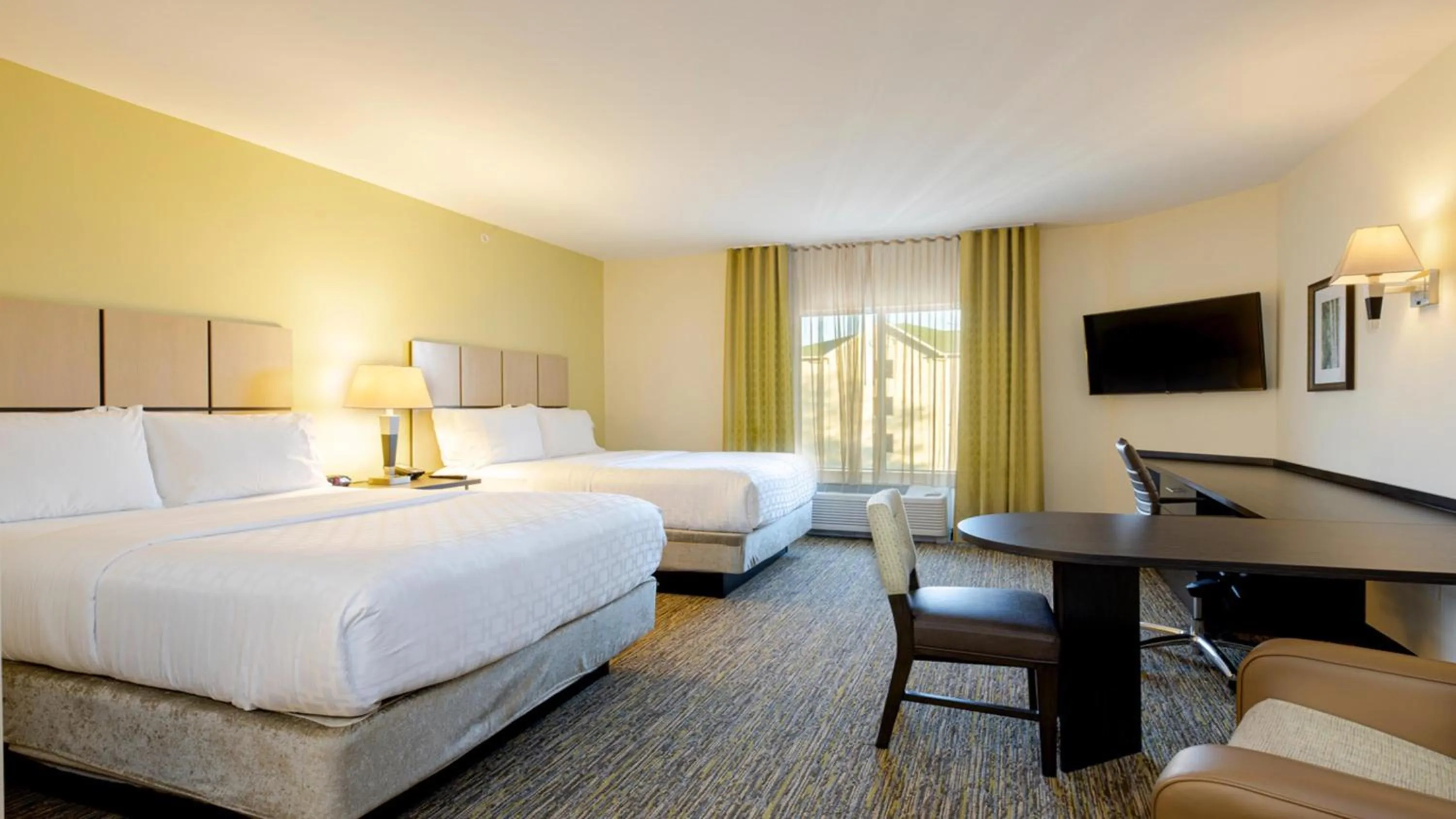 Photo of the whole room, Bed in Candlewood Suites - Dumfries - Quantico by IHG