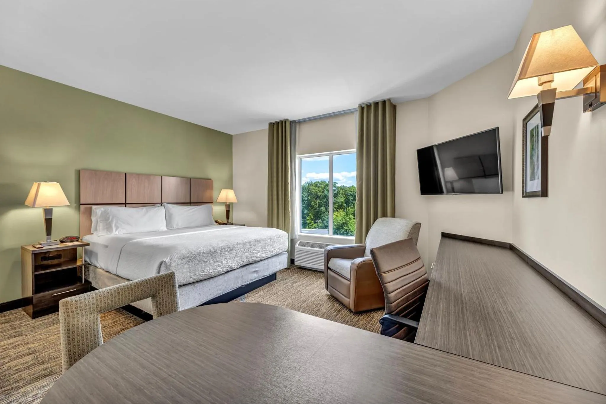 Photo of the whole room, Bed in Candlewood Suites - Dumfries - Quantico by IHG