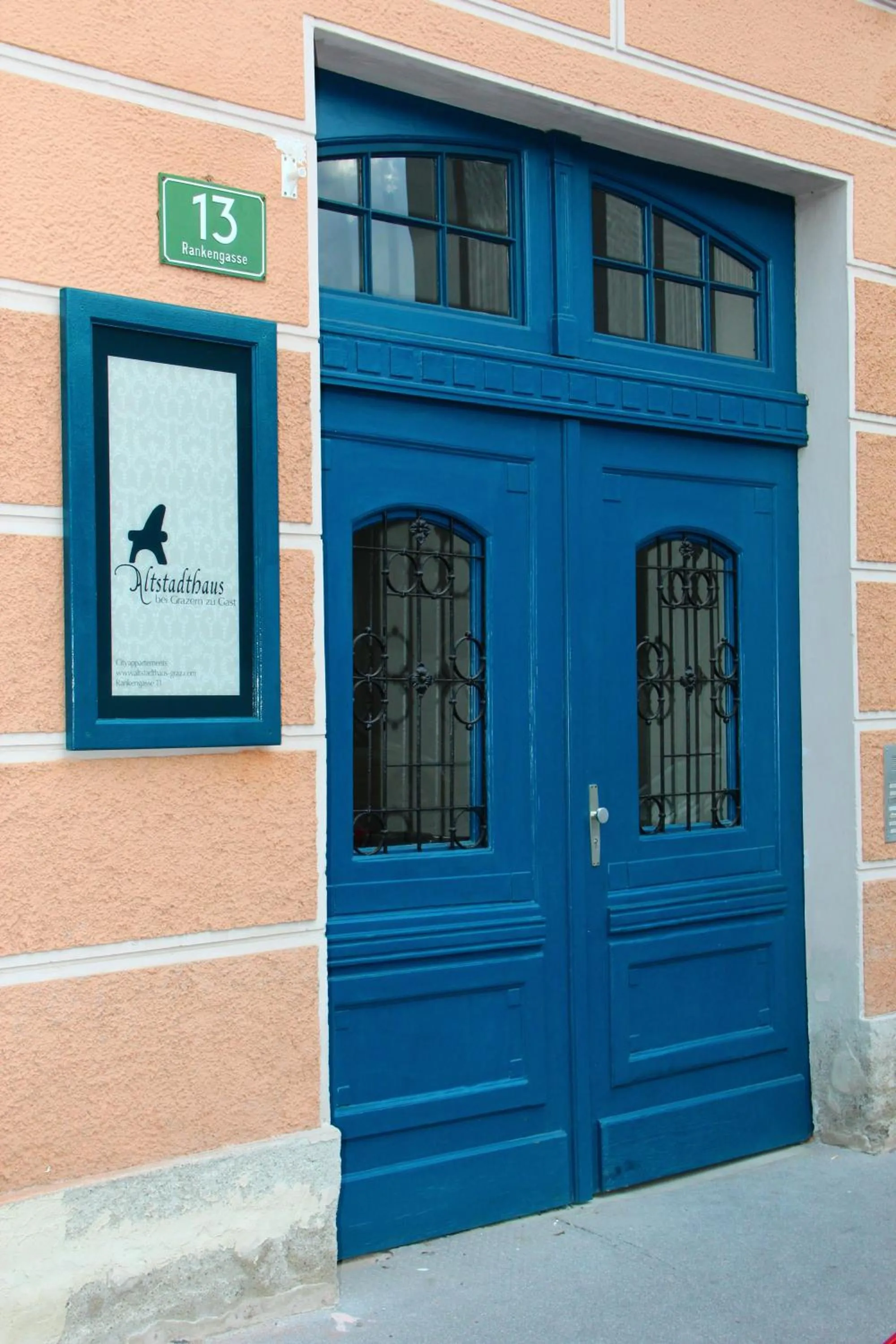 Facade/entrance in Altstadthaus Cityappartements