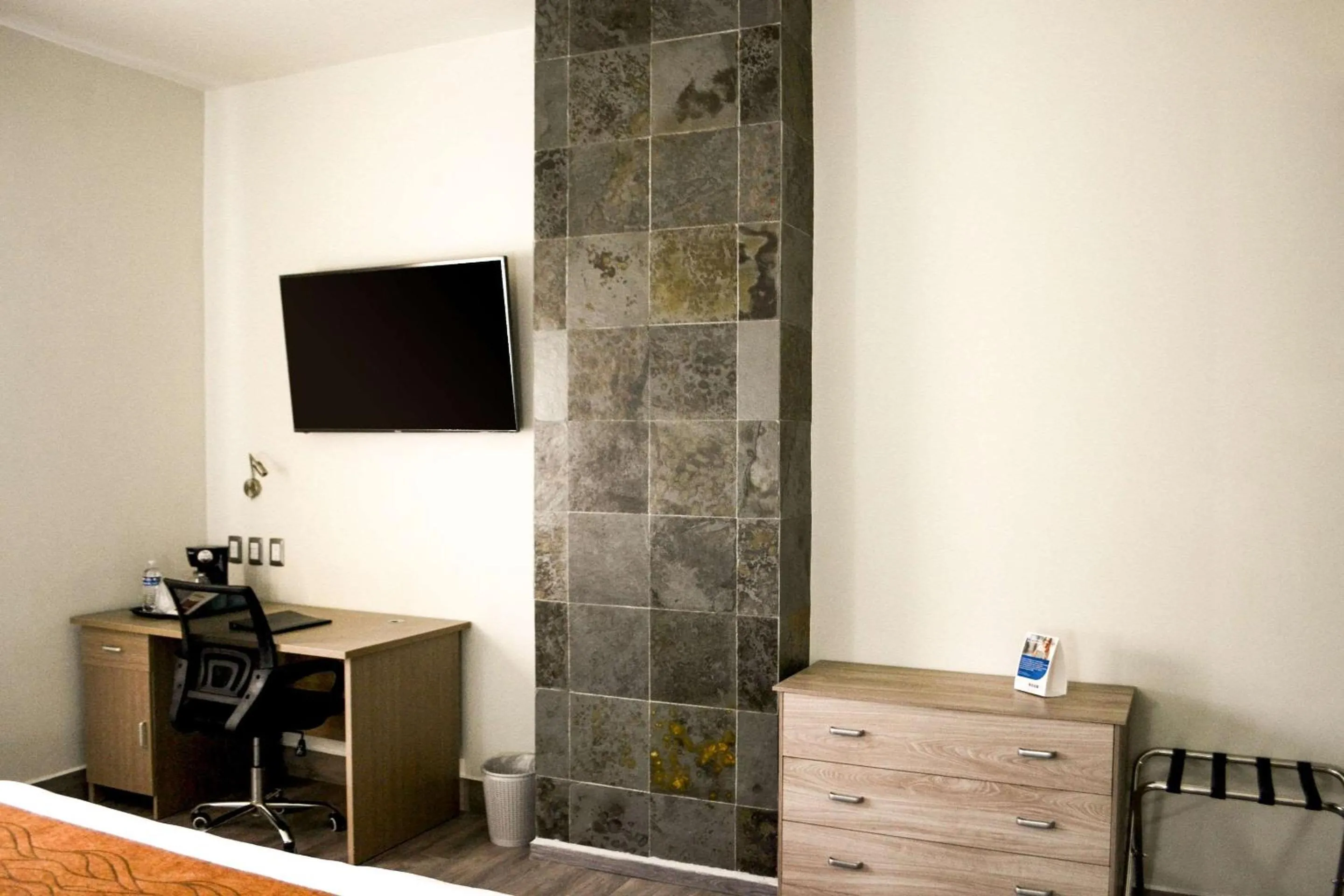 Photo of the whole room in Comfort Inn Irapuato