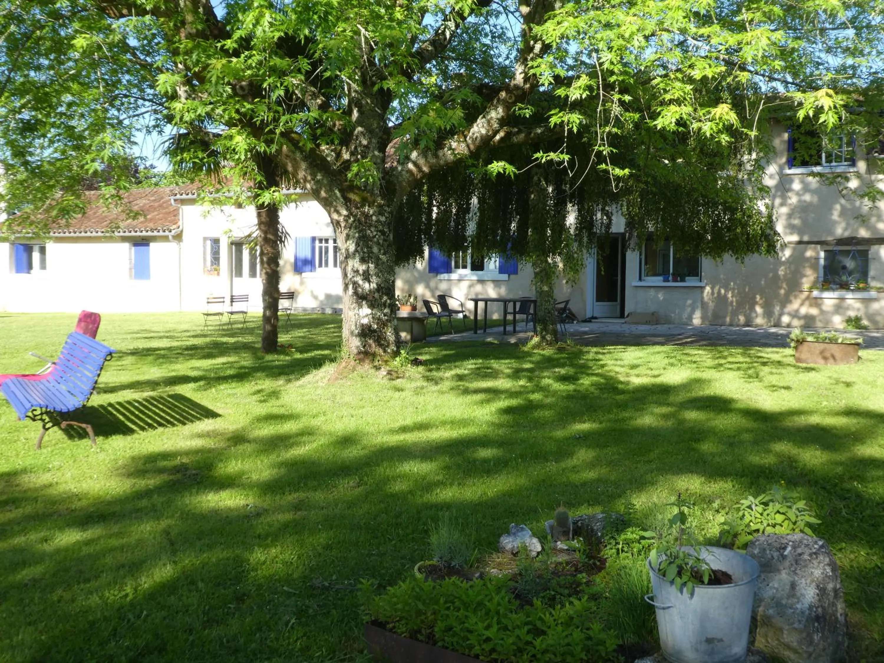 Property building in Les chambres du Ladoux