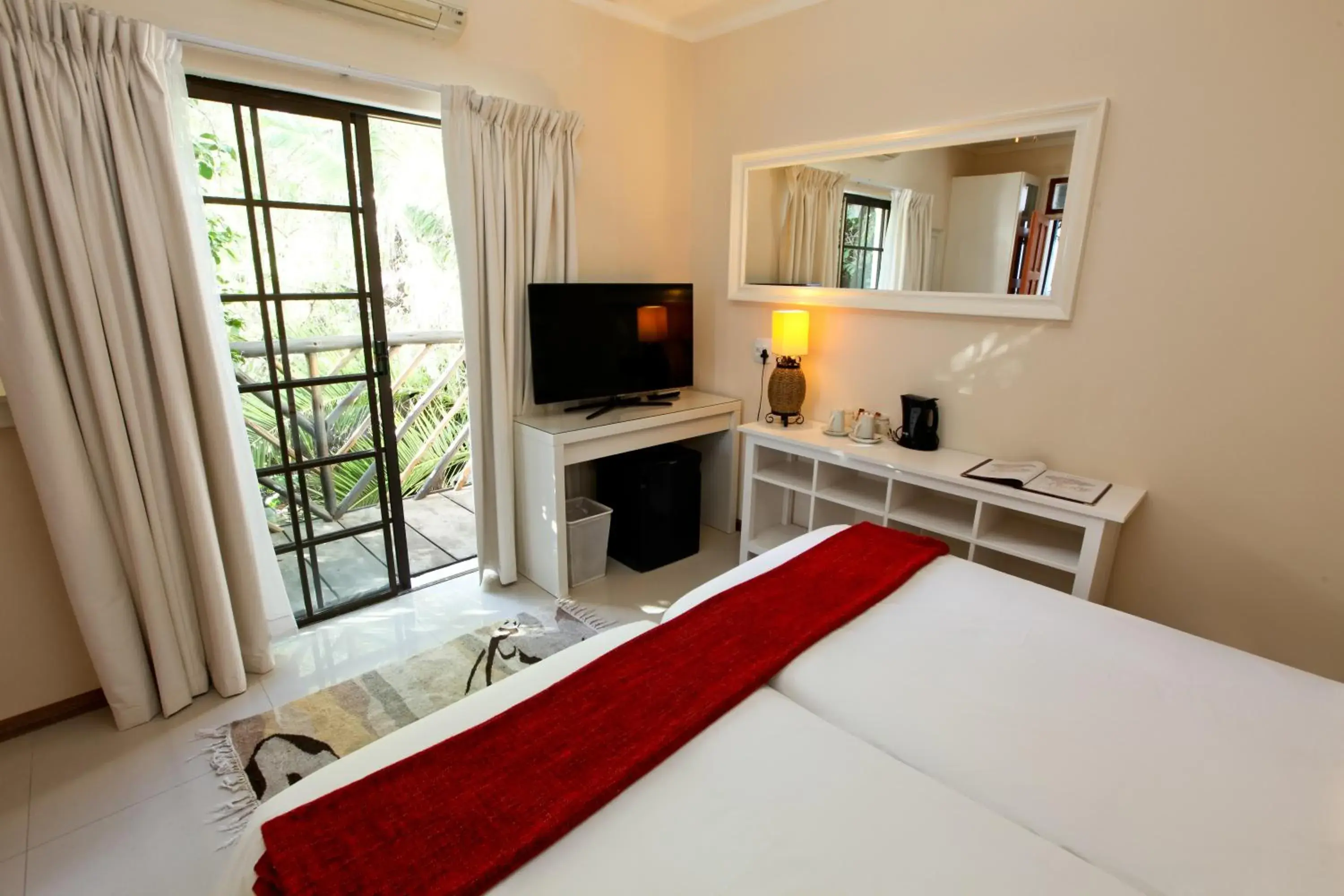 Deluxe Double or Twin Room - single occupancy in Roof of Africa Hotel Deluxe Double or Twin Room - single occupancy in Roof of Africa Hotel