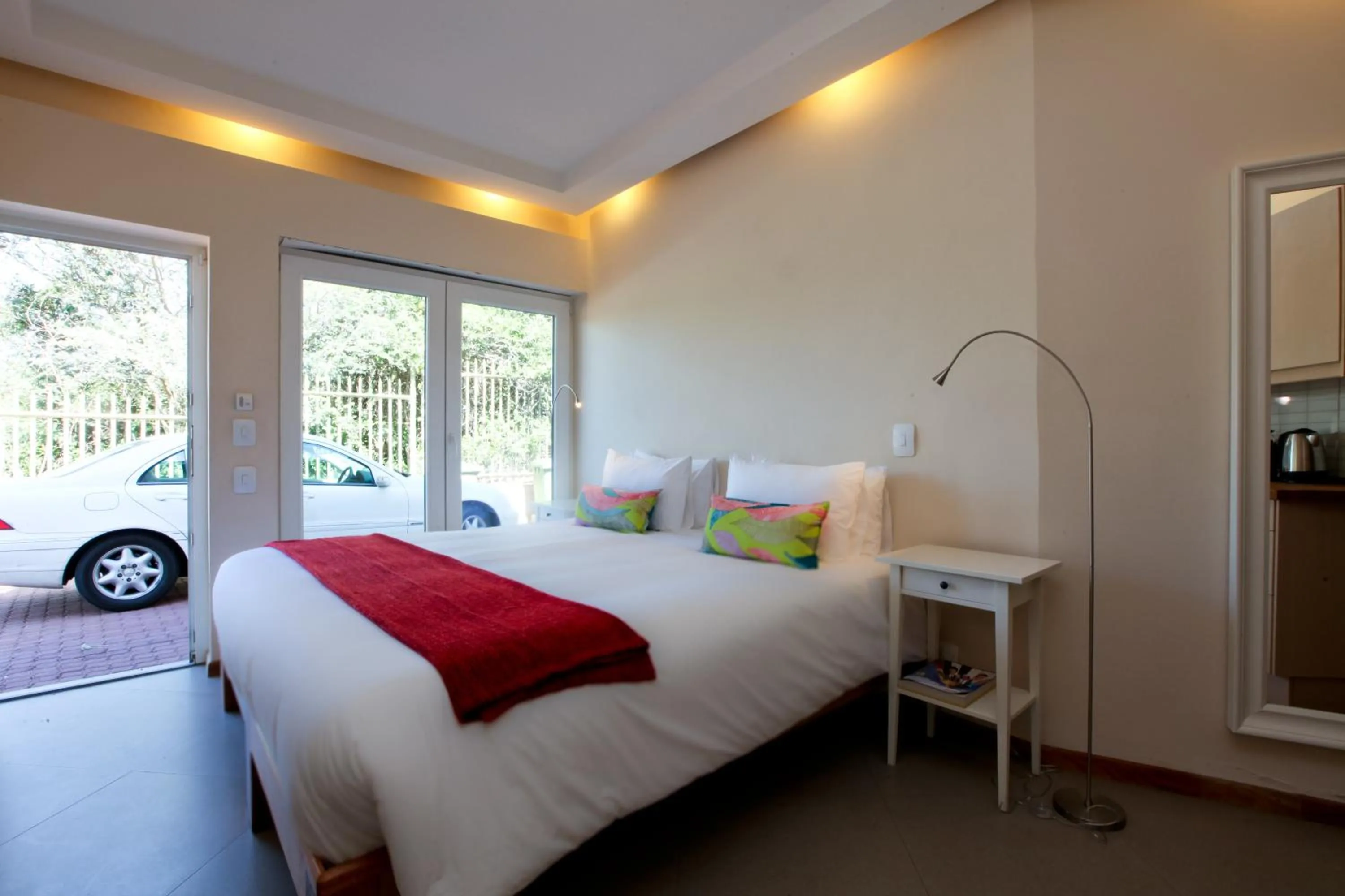 Day, Bed in Roof of Africa Hotel