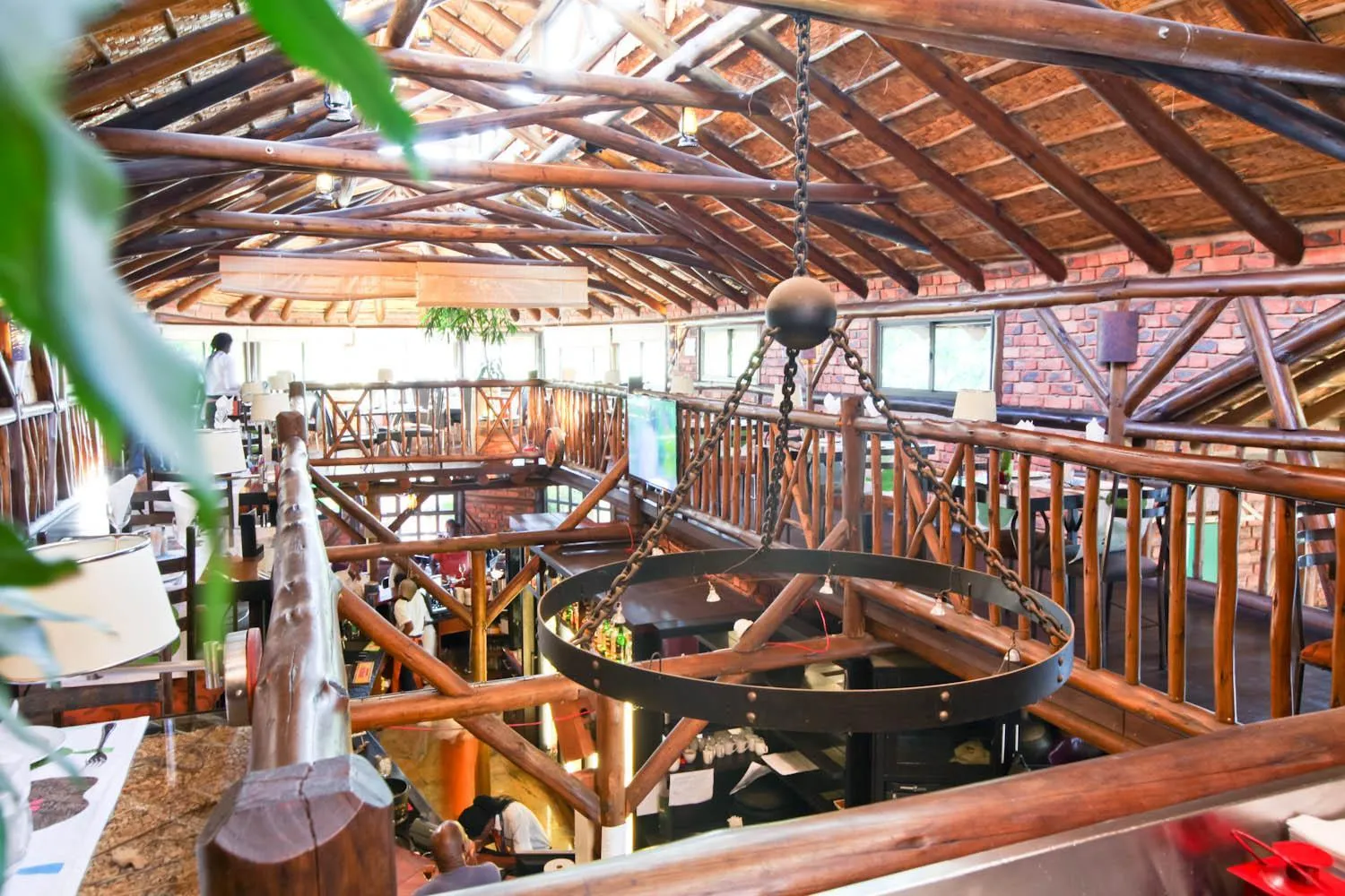 Restaurant/places to eat in Roof of Africa Hotel