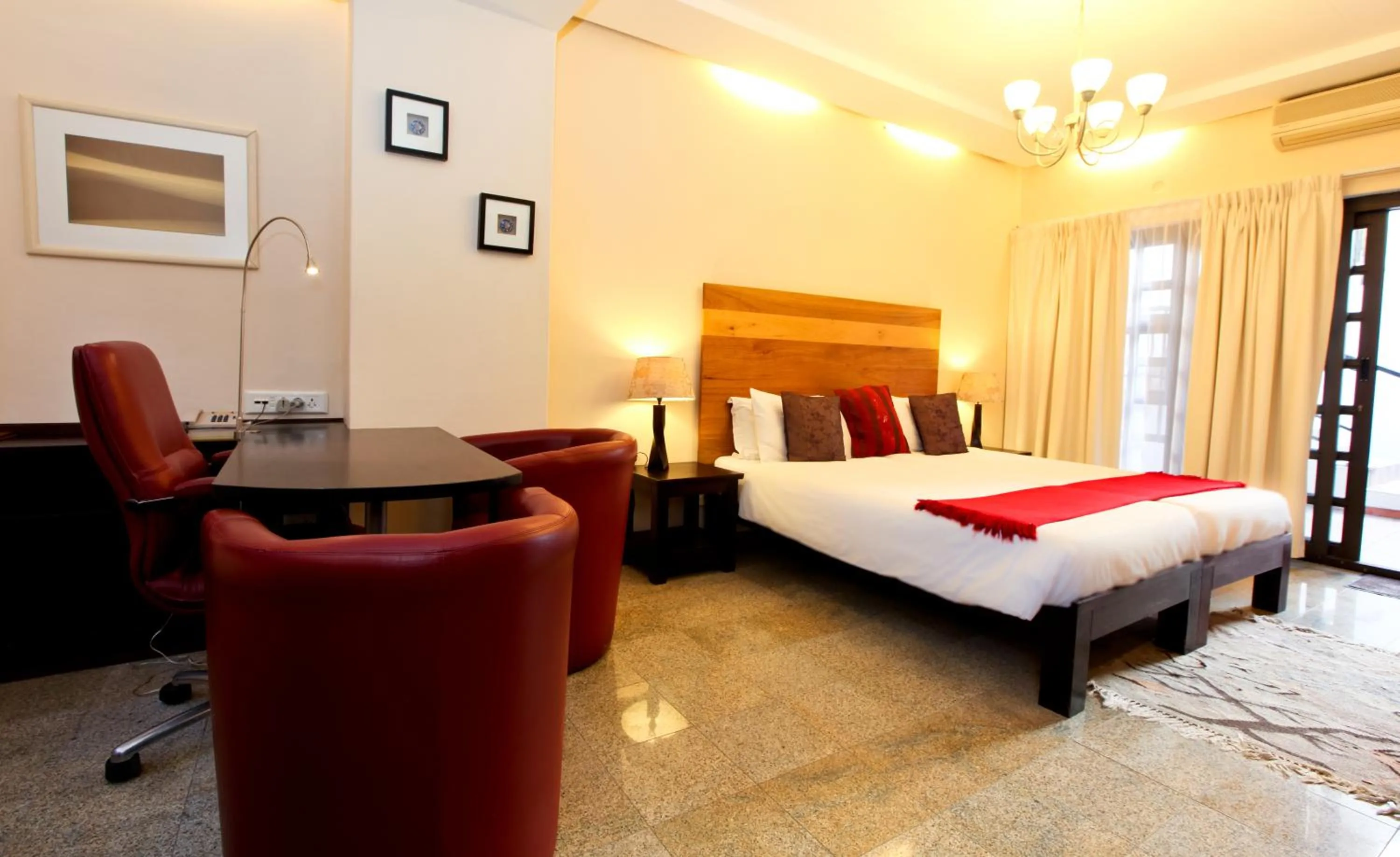 Day, Bed in Roof of Africa Hotel