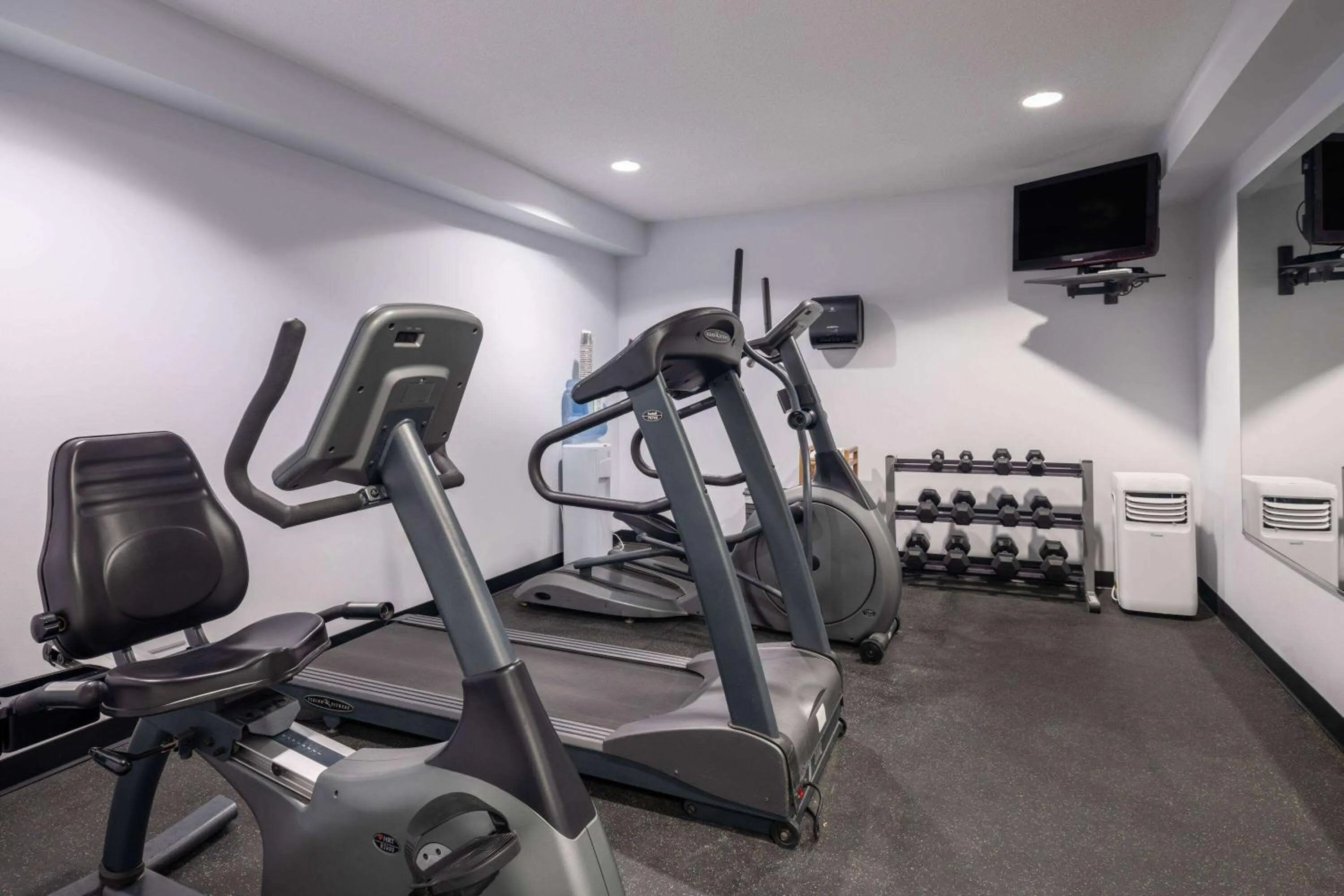Fitness centre/facilities in Travelodge Suites by Wyndham Saint John