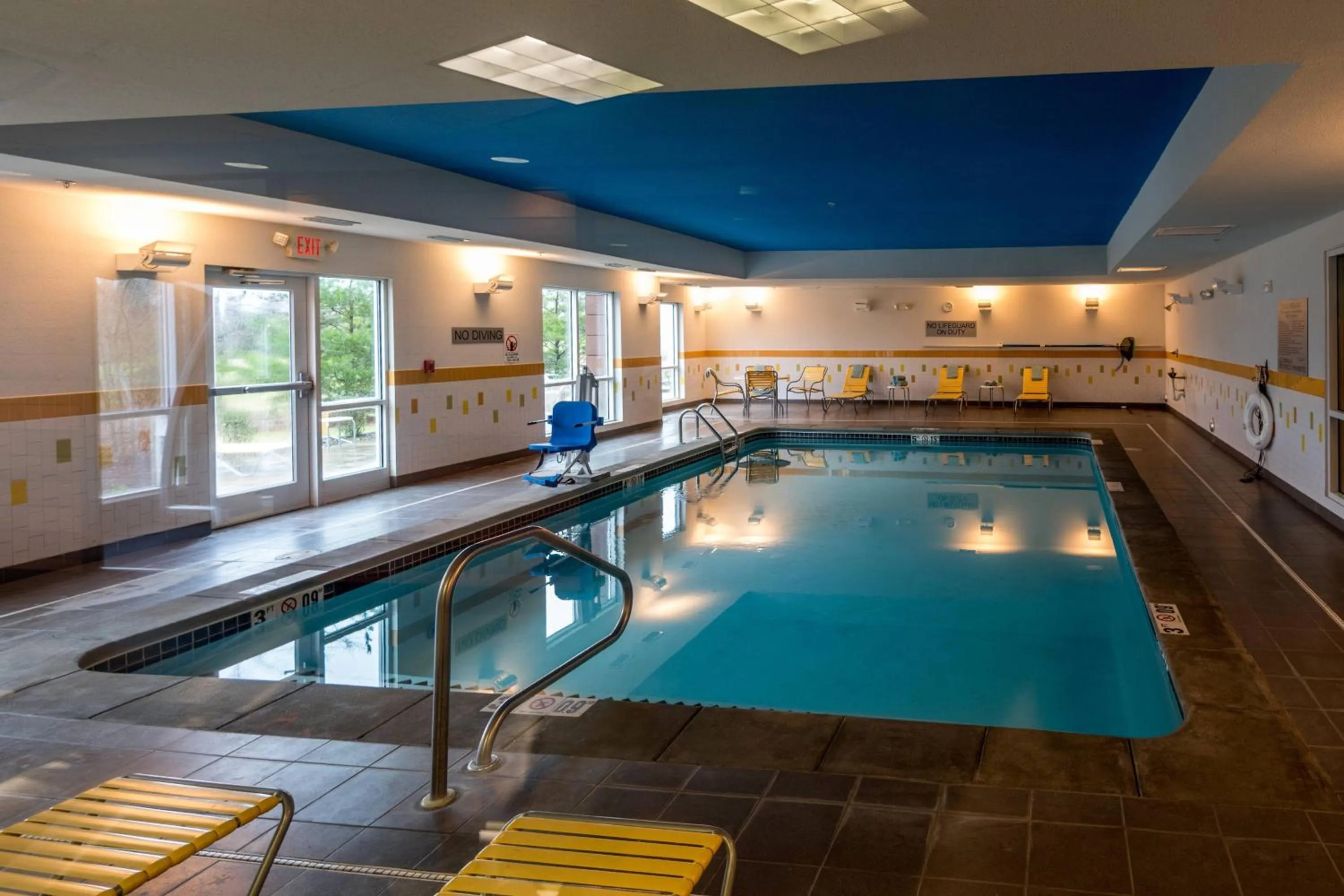 Swimming pool in Fairfield Inn & Suites by Marriott Montgomery Airport