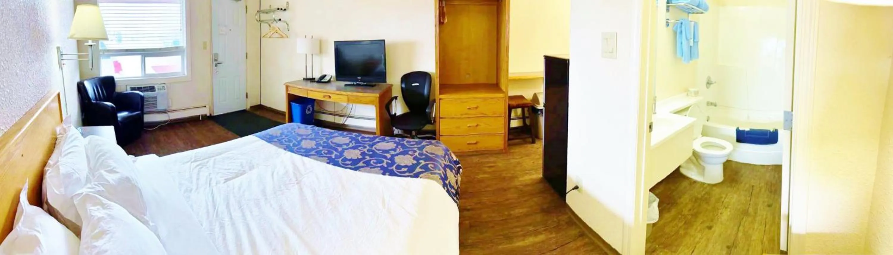 Bed in Grande Mountain Lodge