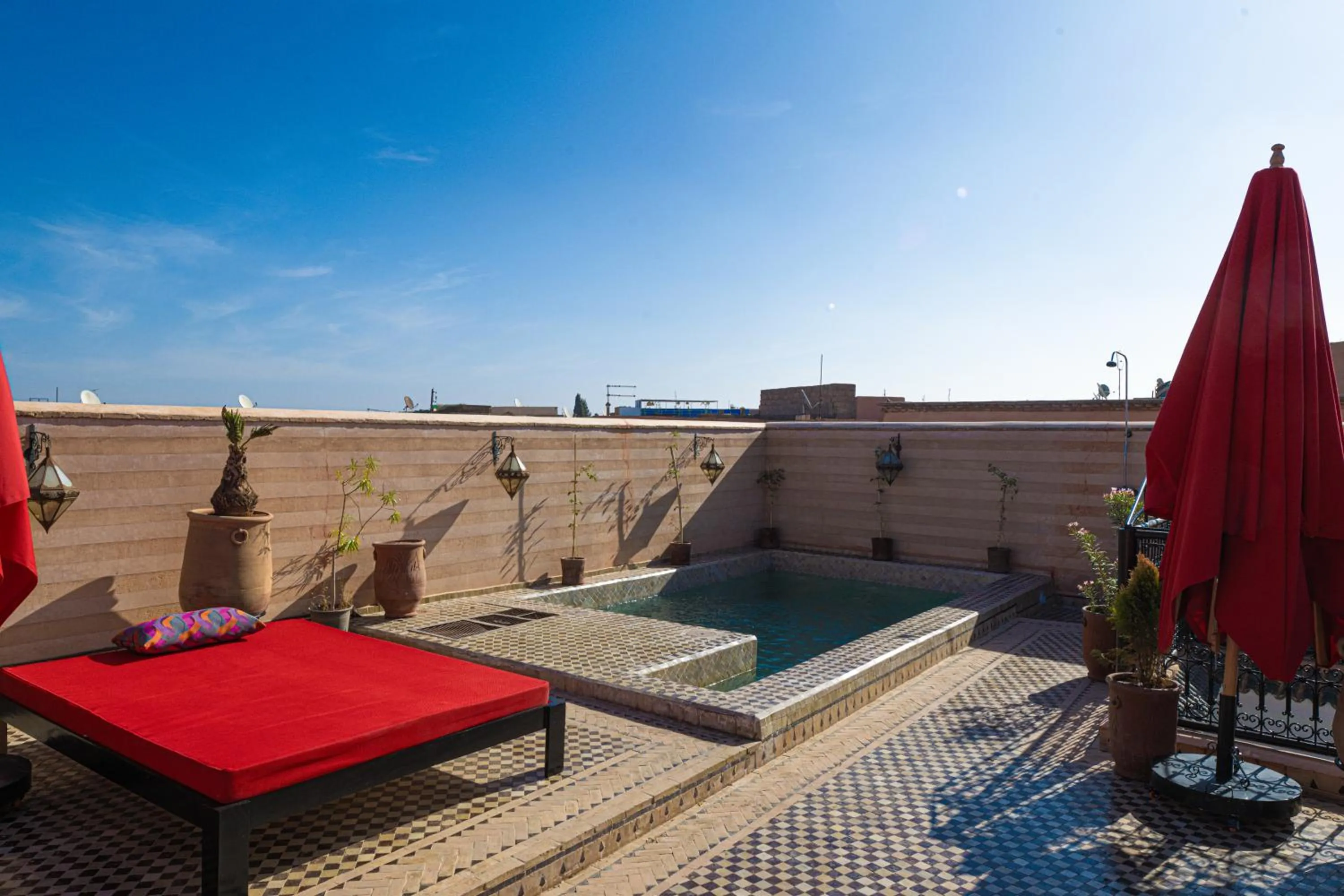 Swimming pool in Maison Do