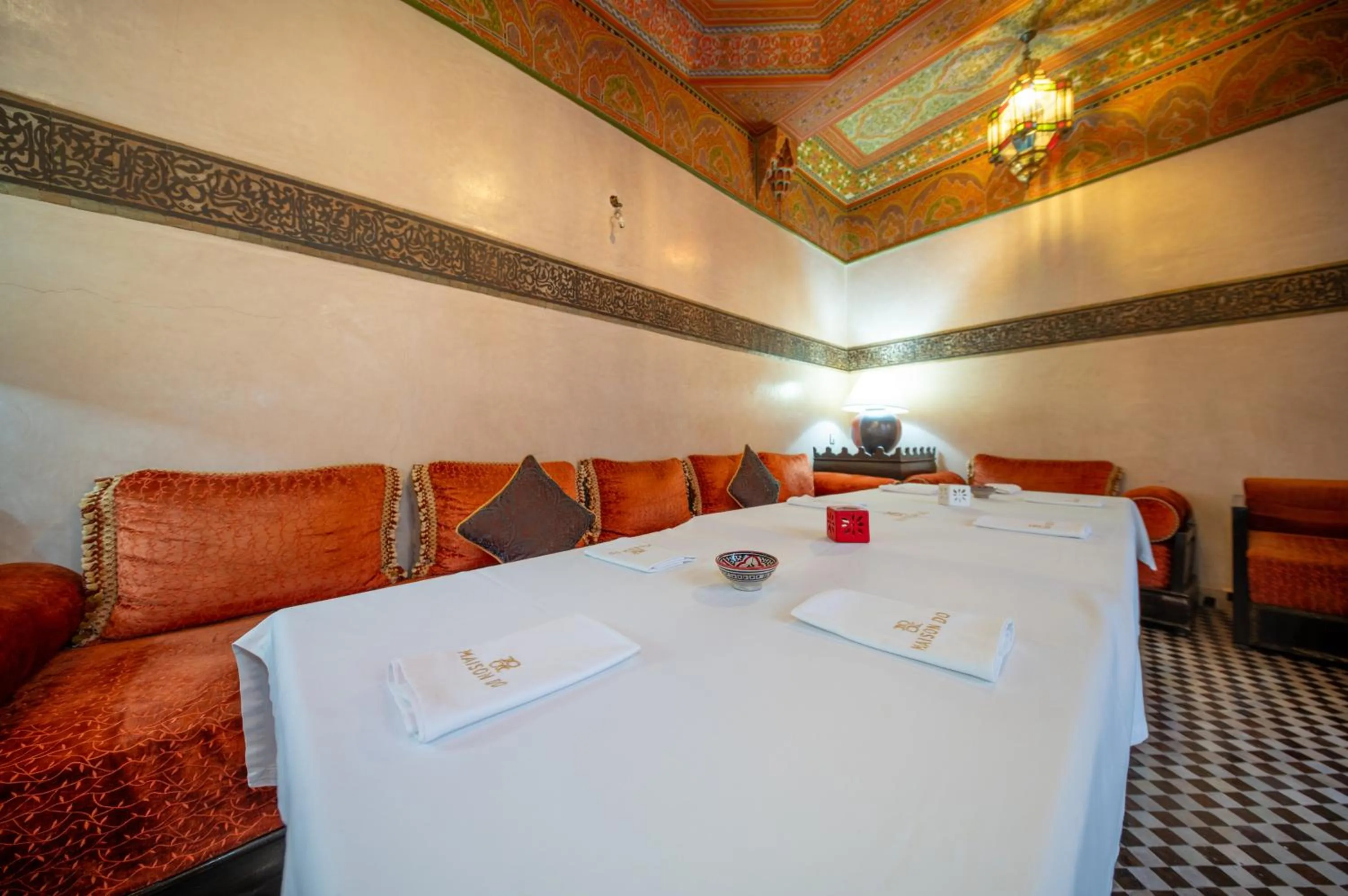 Restaurant/places to eat in Maison Do