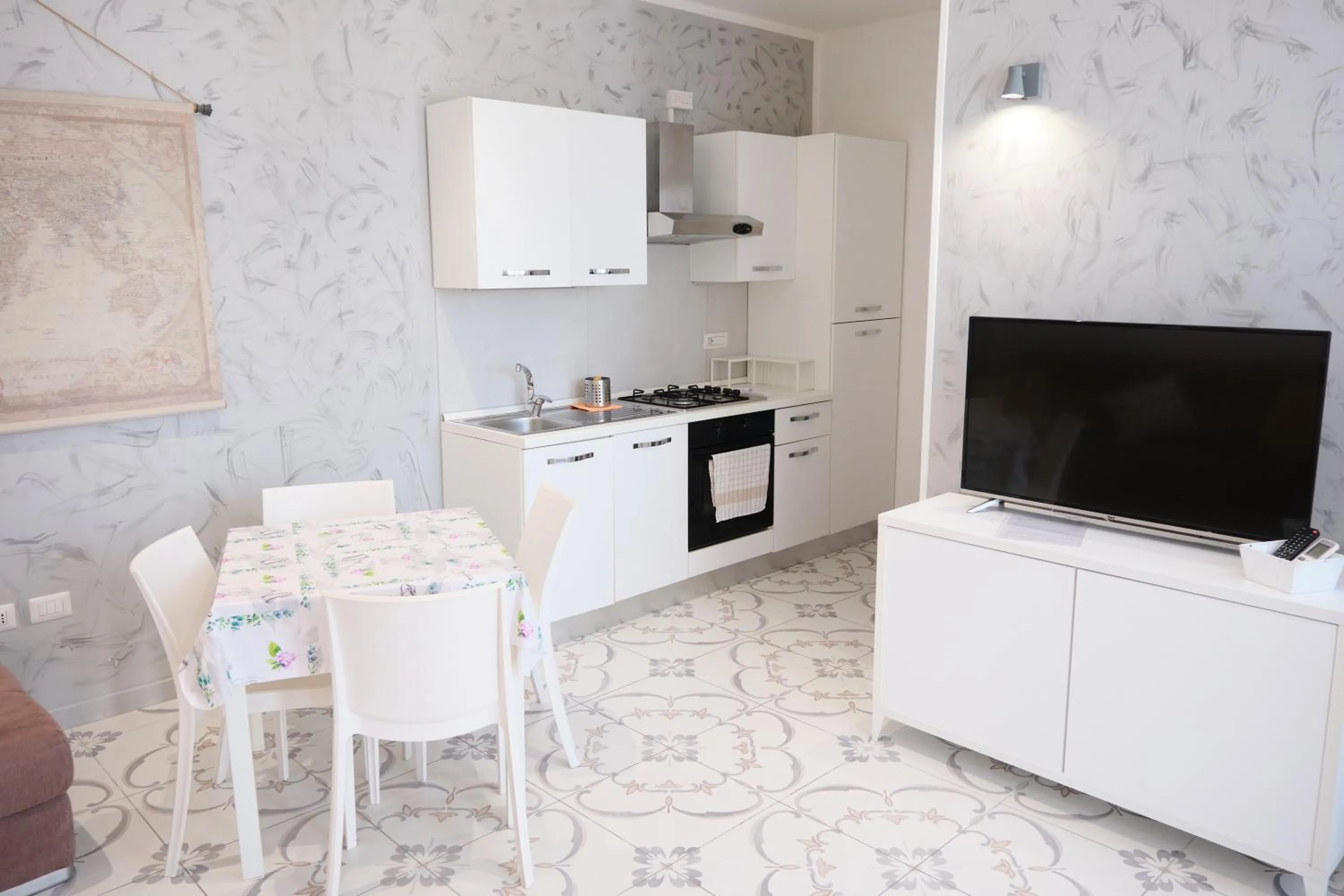 TV and multimedia in Pharus Miseni Suites and rooms