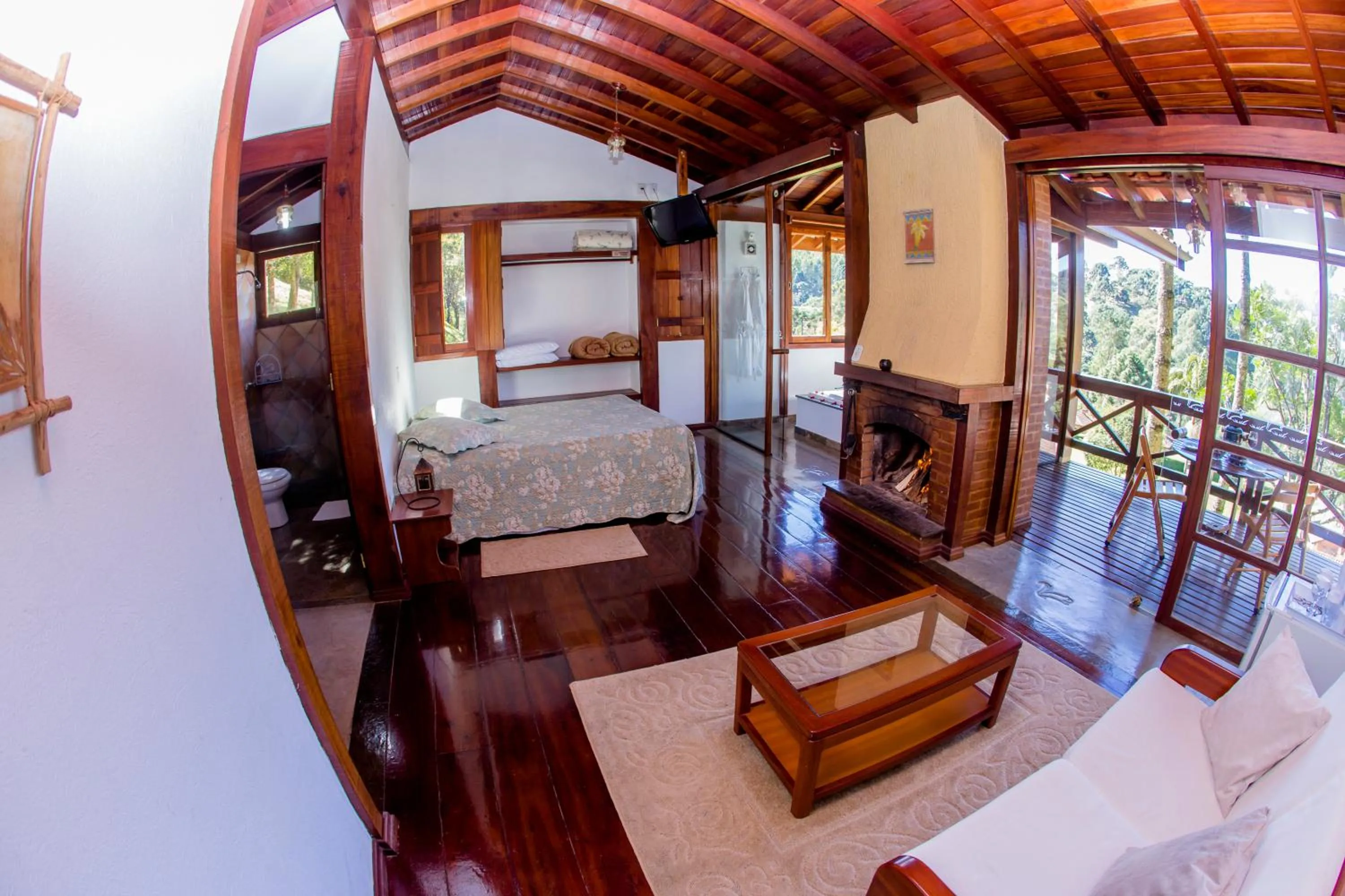 Photo of the whole room, Bed in Pousada Vida Verde