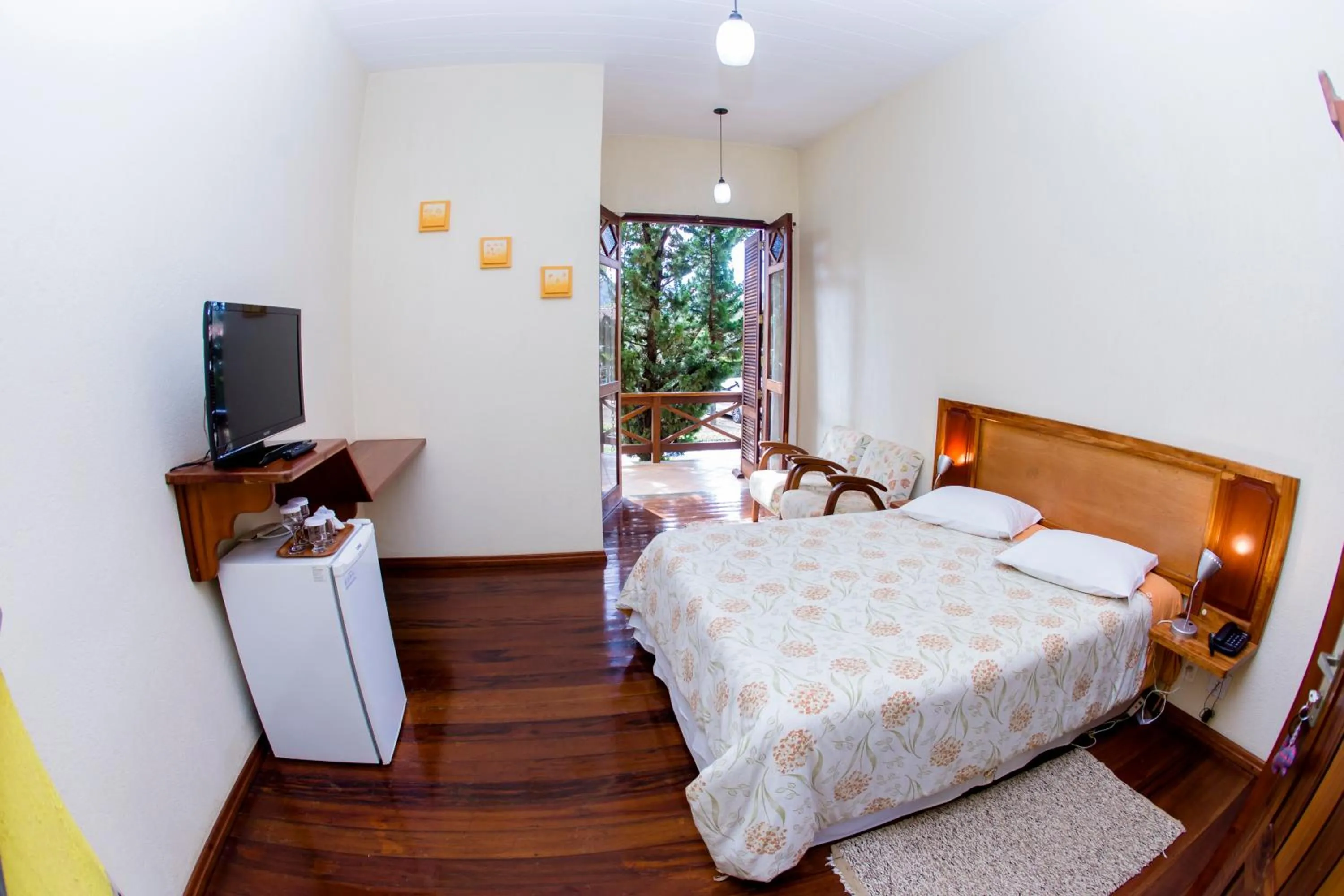 Photo of the whole room, Bed in Pousada Vida Verde
