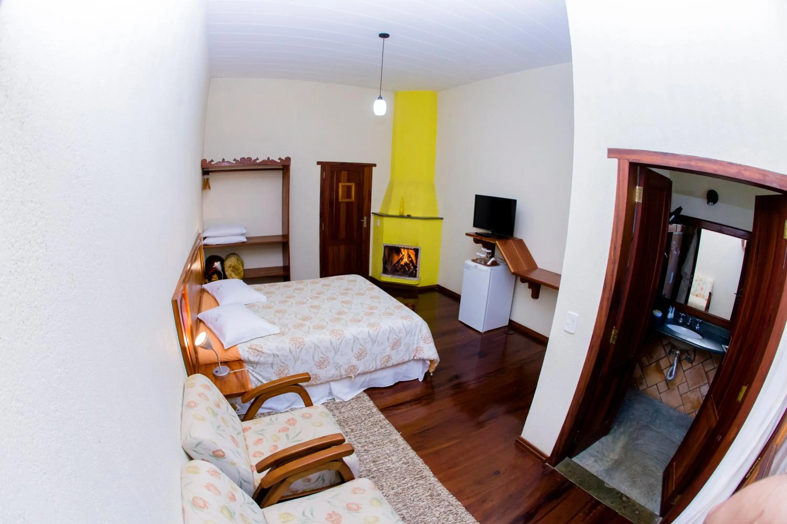 Photo of the whole room, Bed in Pousada Vida Verde