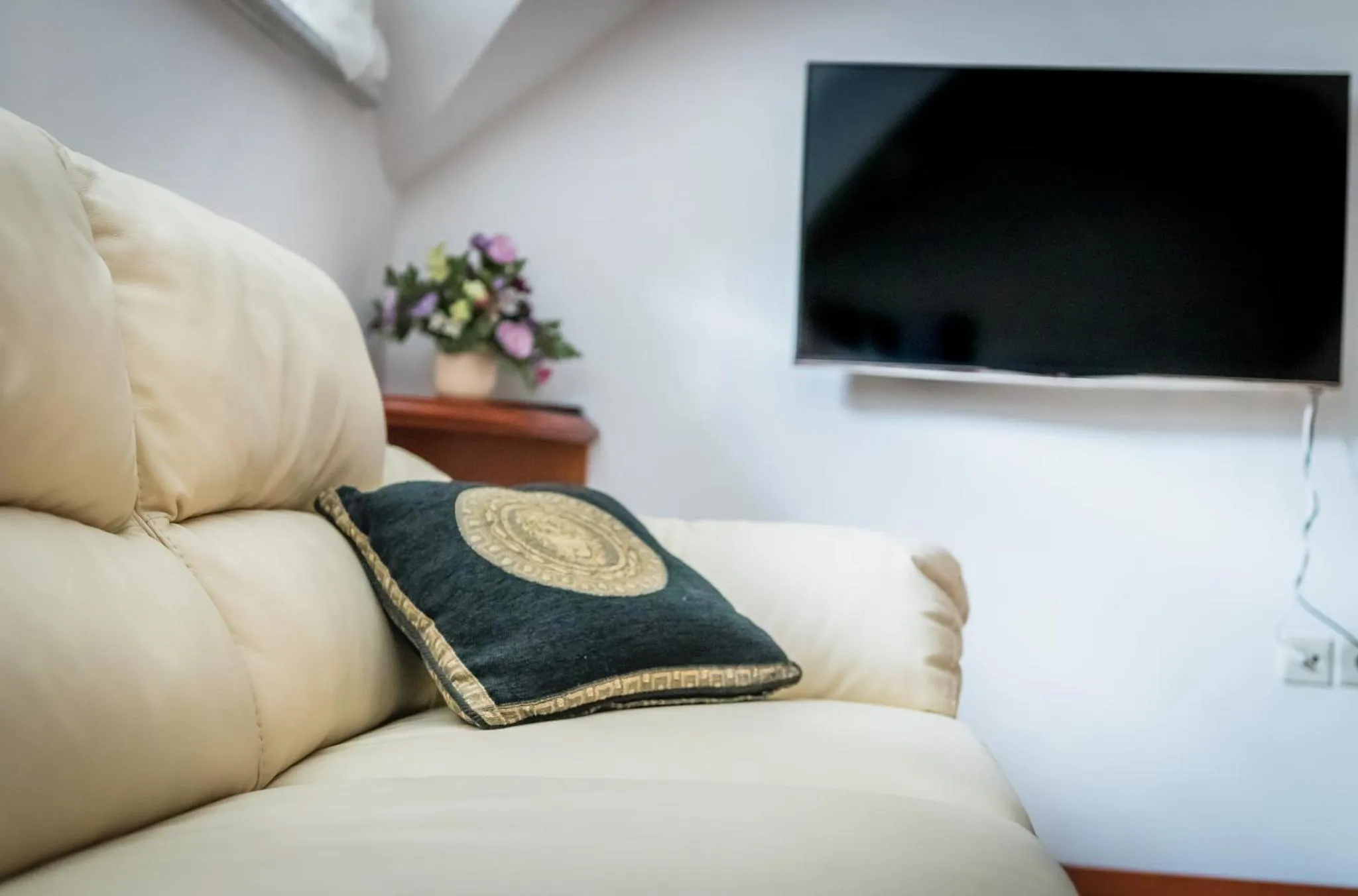 TV and multimedia, Bed in Villa Nena