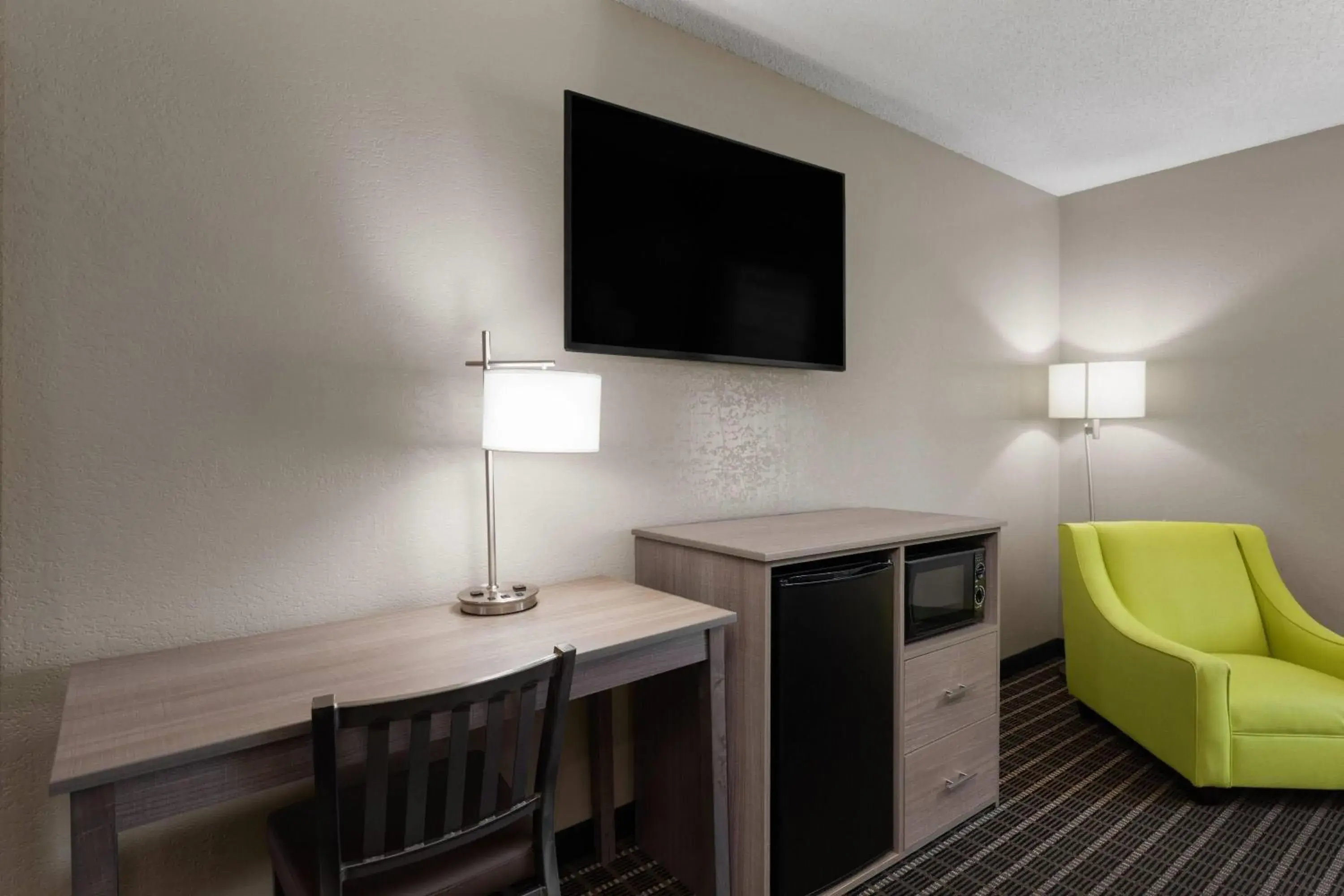 Photo of the whole room in Super 8 by Wyndham Shepherdsville - Louisville South I65 Photo of the whole room in Super 8 by Wyndham Shepherdsville - Louisville South I65