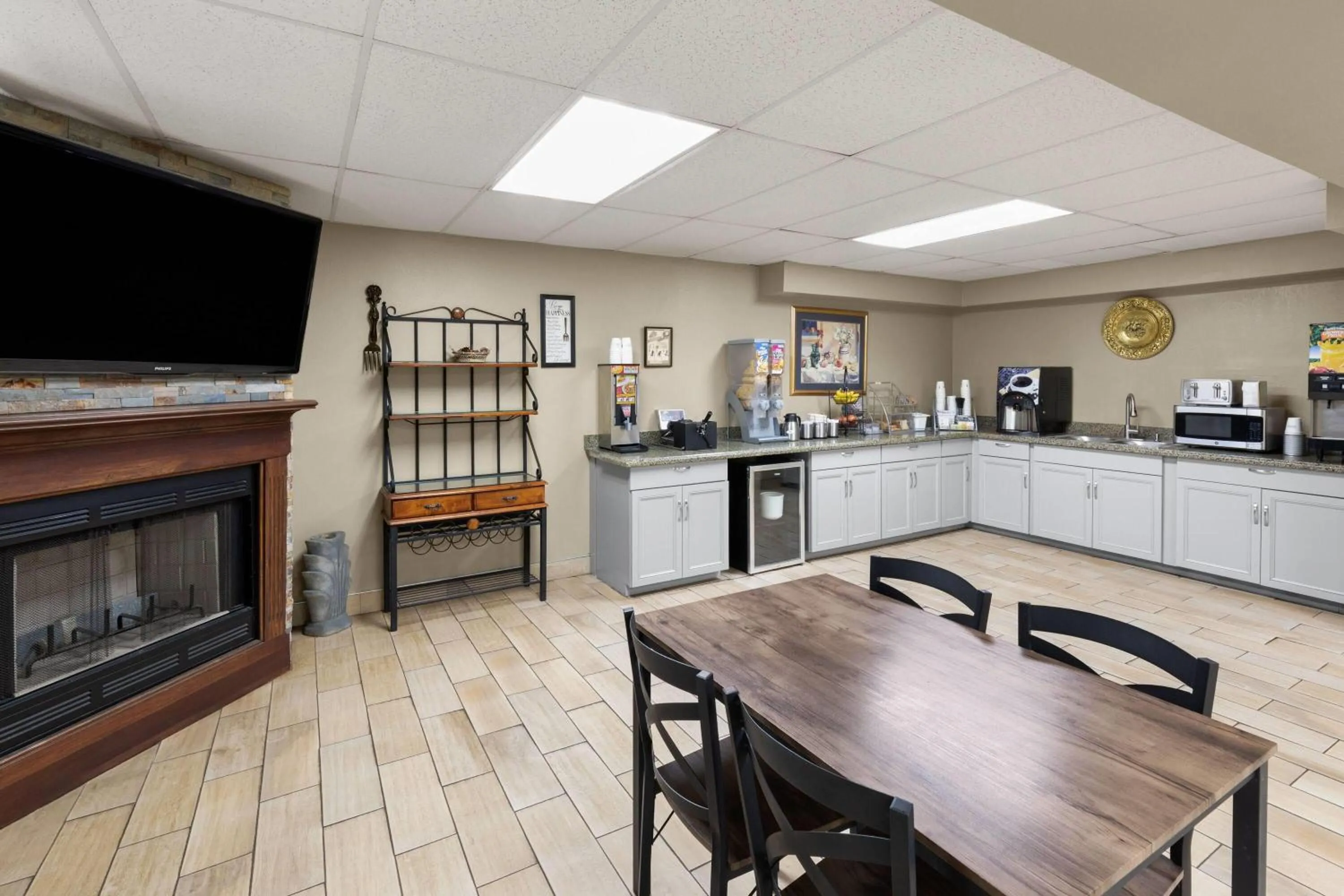 Breakfast in Super 8 by Wyndham Shepherdsville - Louisville South I65