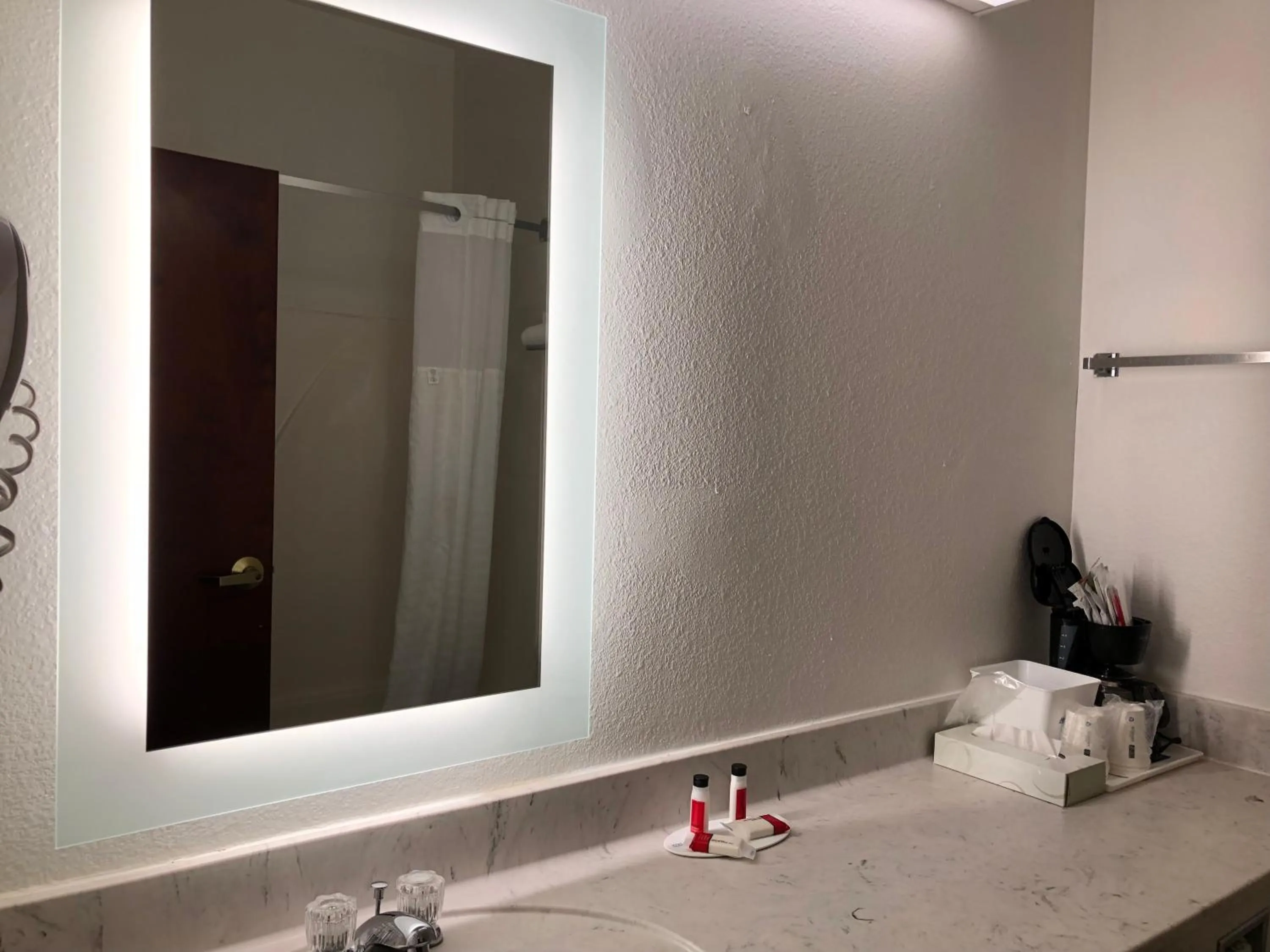 Howard Johnson by Wyndham Airport