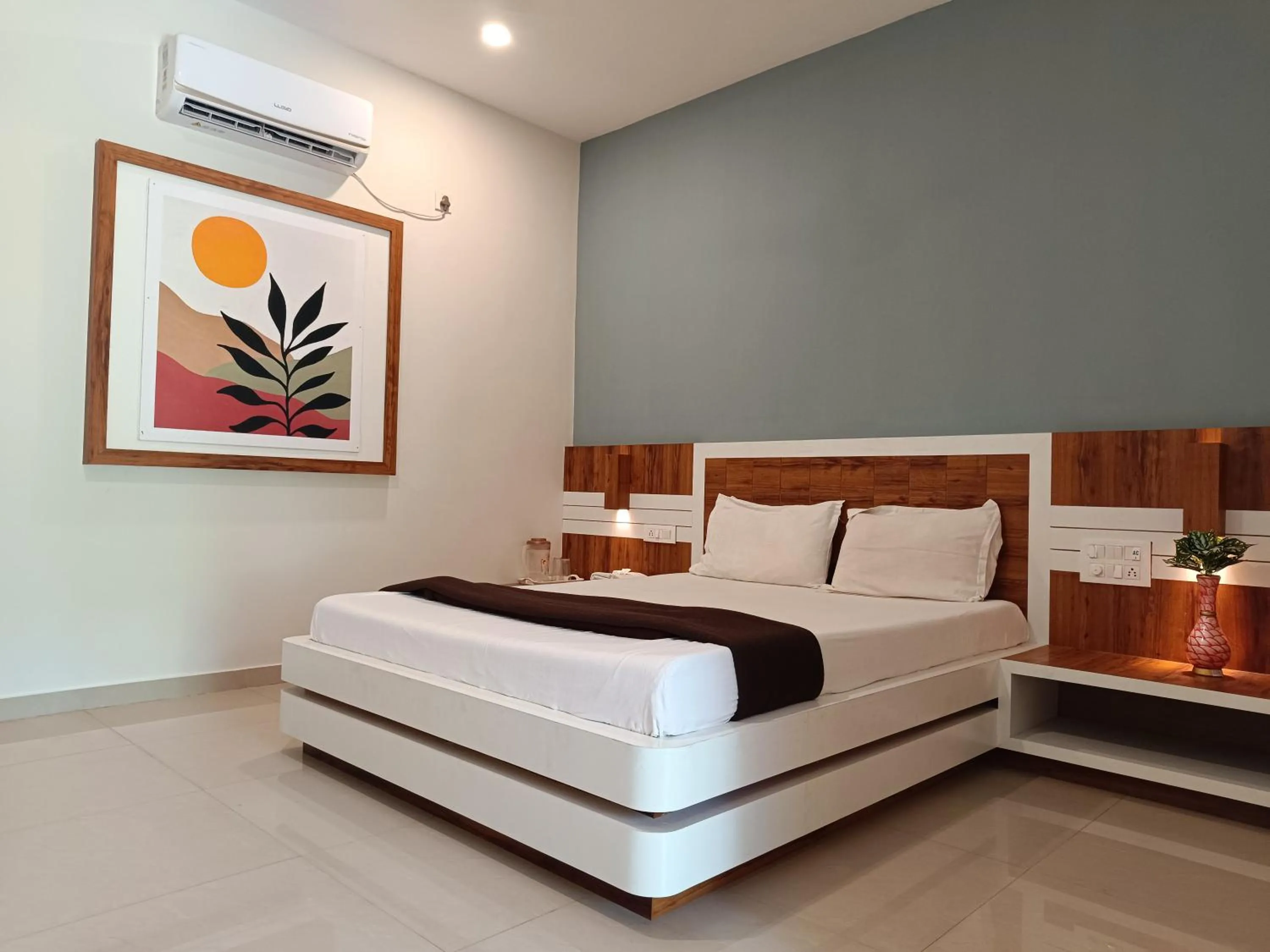 Bed in Serenity Resort Panhala