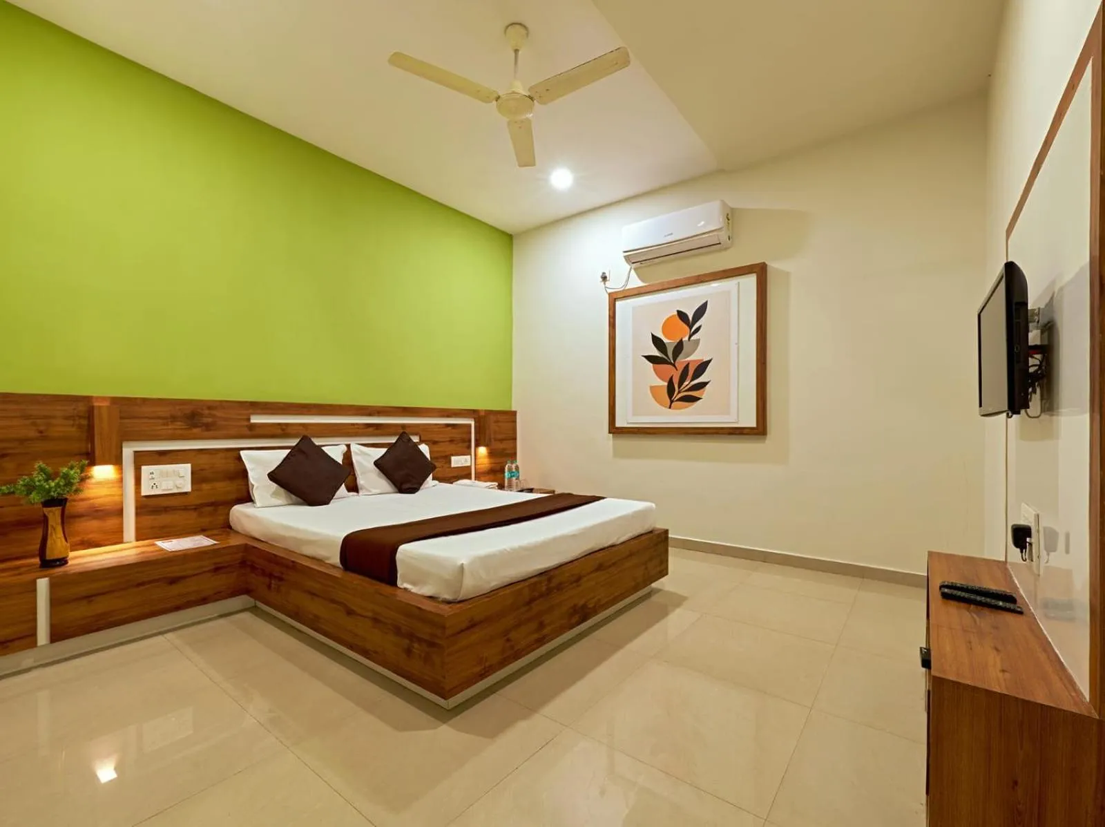 Bed in Serenity Resort Panhala