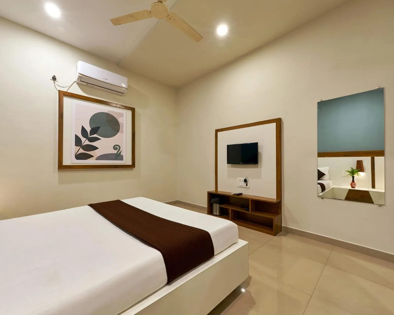 Bed in Serenity Resort Panhala