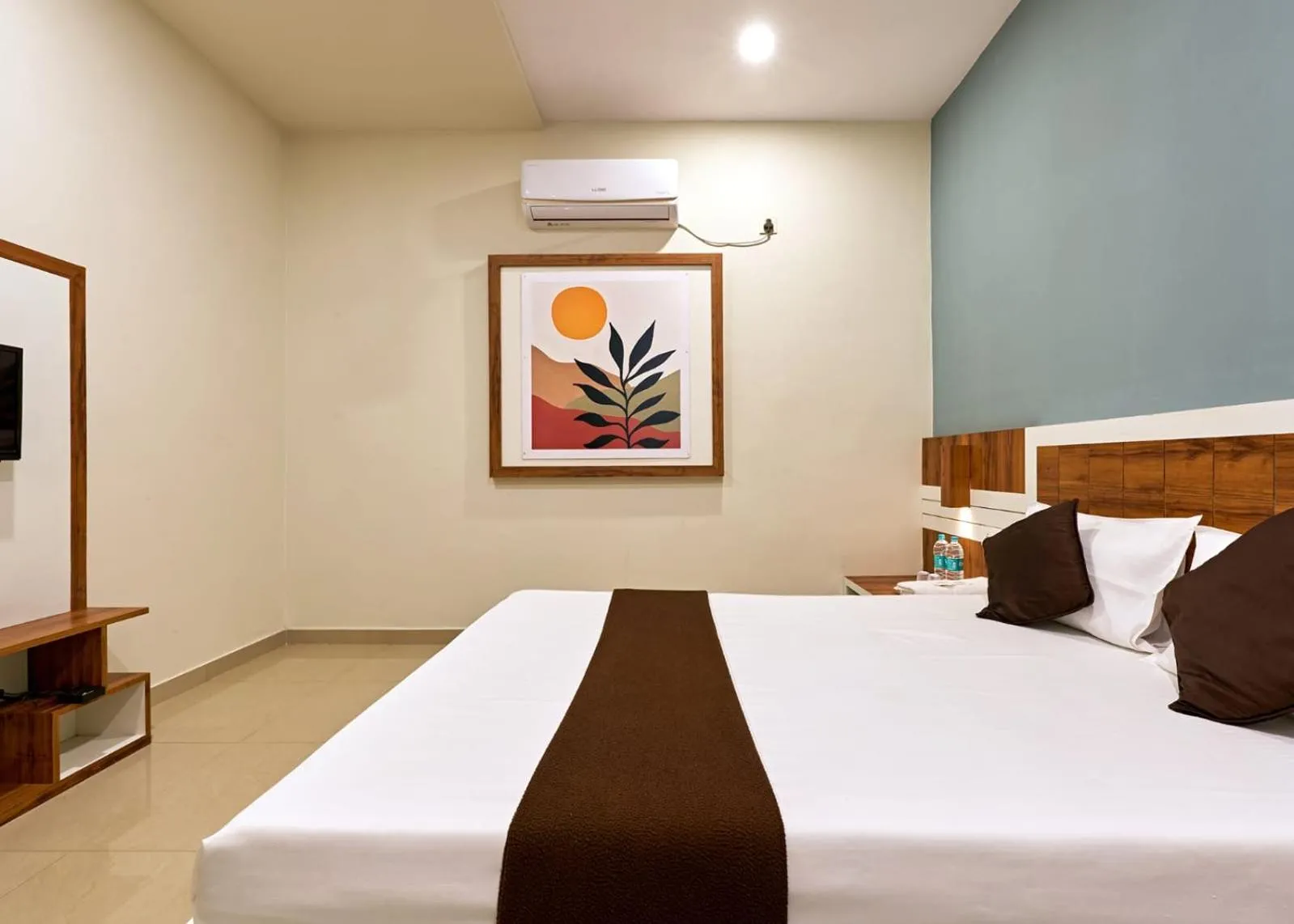 Bed in Serenity Resort Panhala