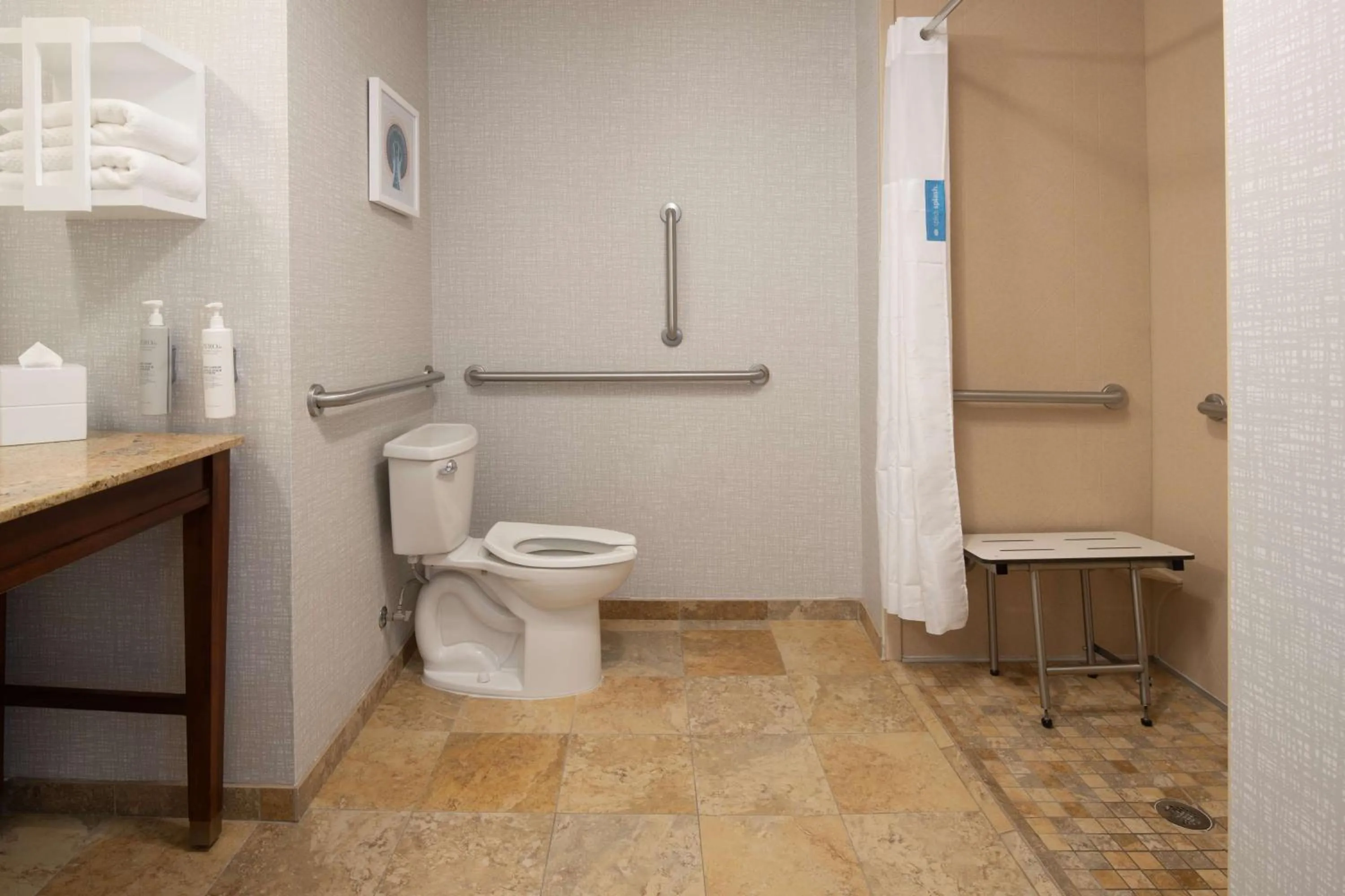 Bathroom in Hampton Inn and Suites Seattle - Airport / 28th Avenue