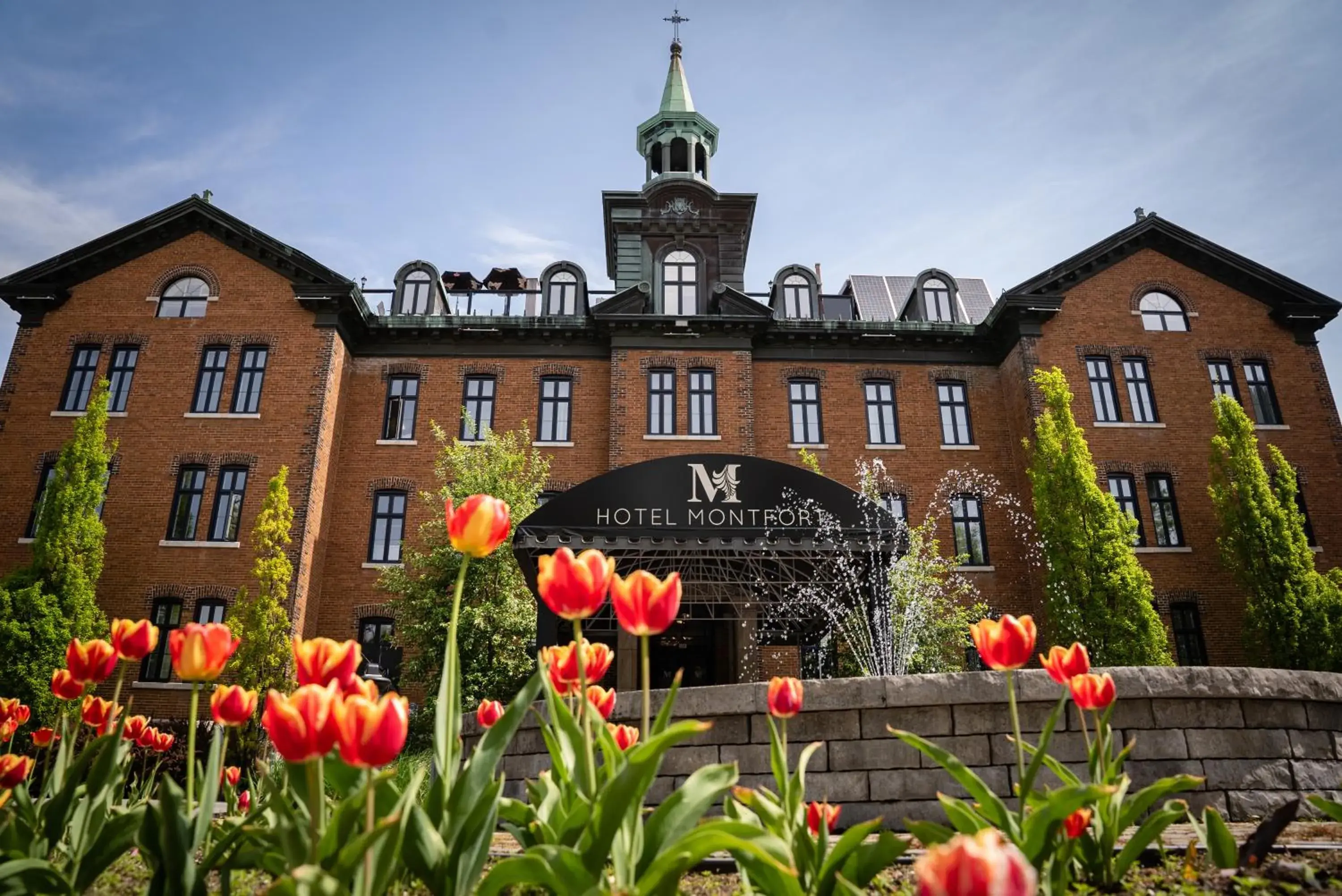 Property building in Hotel Montfort Property building in Hotel Montfort