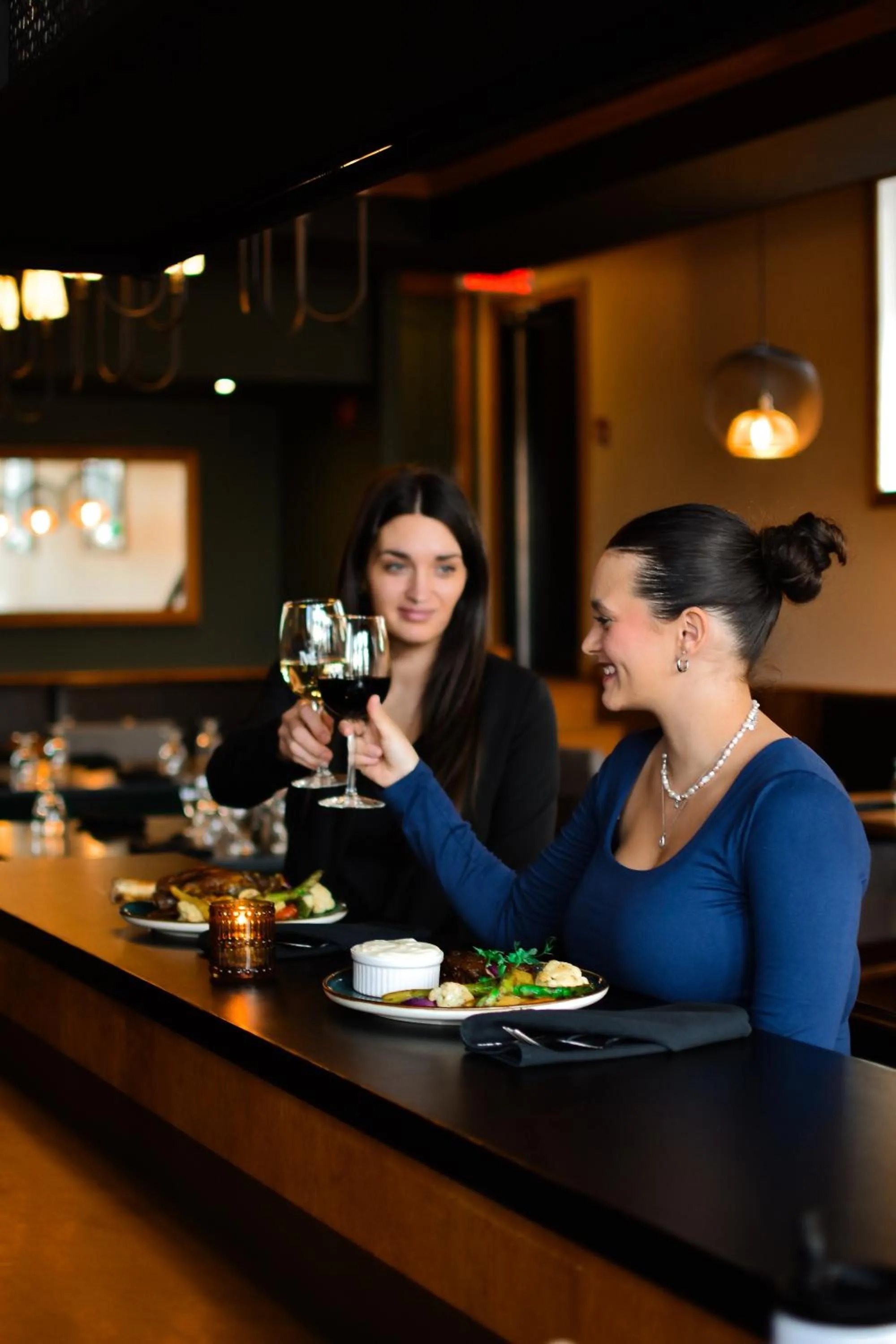 Restaurant/places to eat in Hotel Montfort