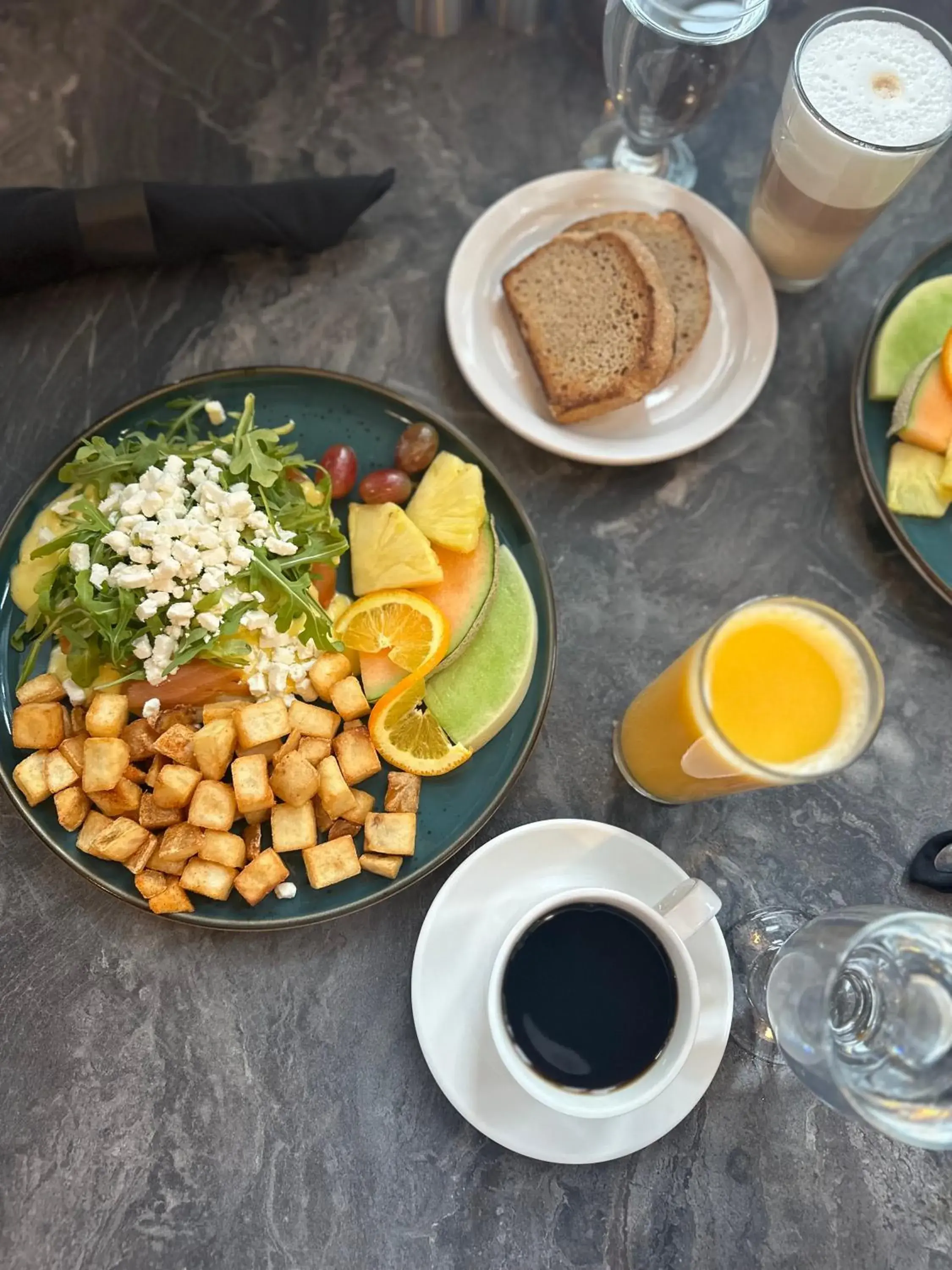 Restaurant/places to eat in Hotel Montfort Restaurant/places to eat in Hotel Montfort