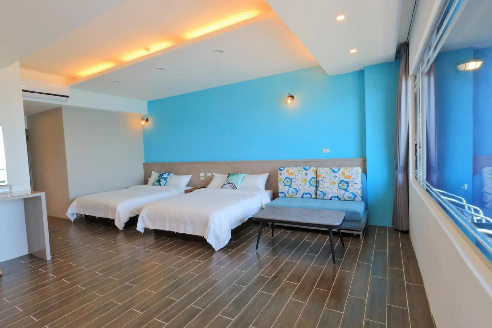 Quadruple Room with Sea View in Two Home Inn Quadruple Room with Sea View in Two Home Inn