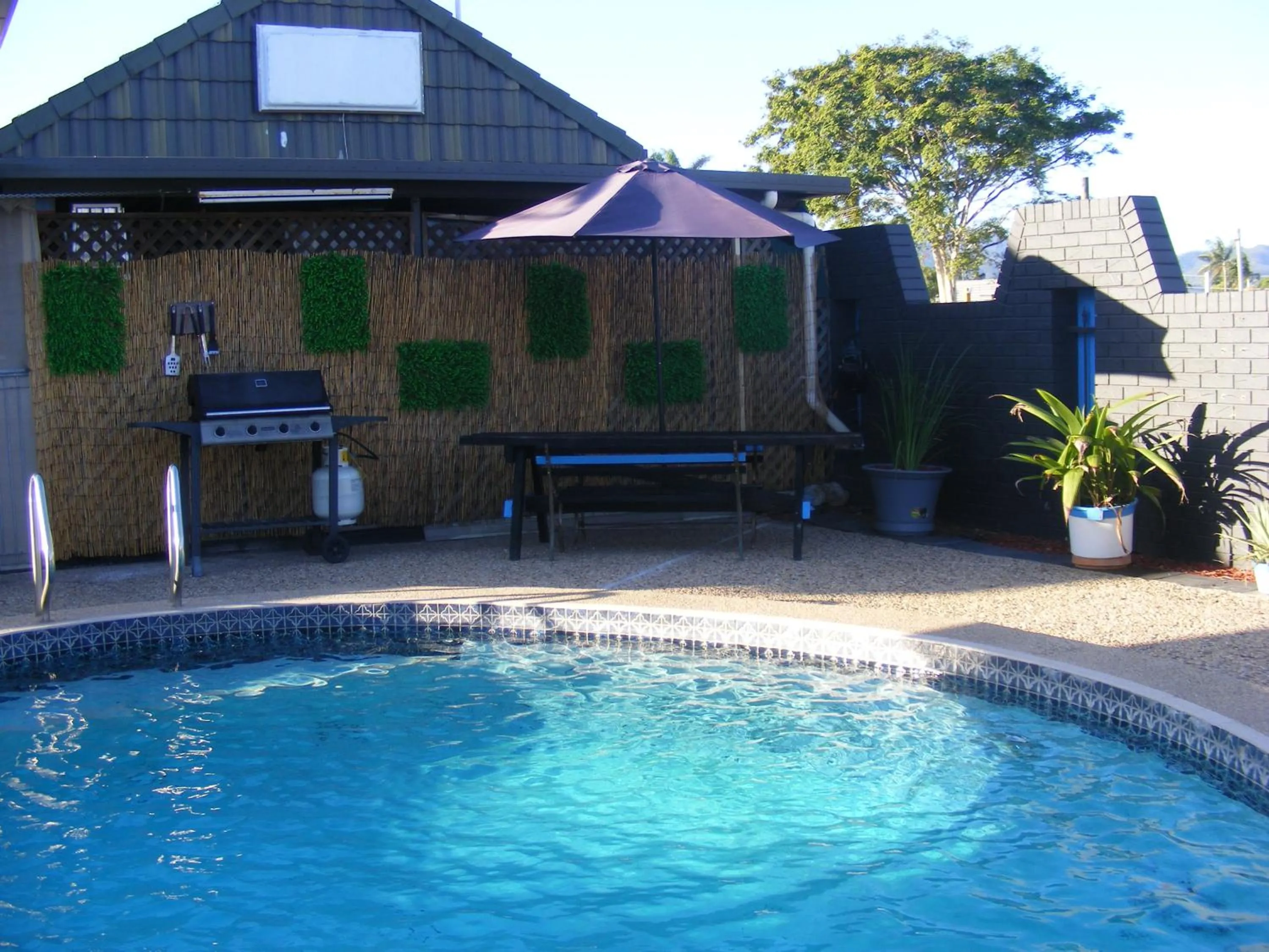 Swimming pool in Motel Lodge