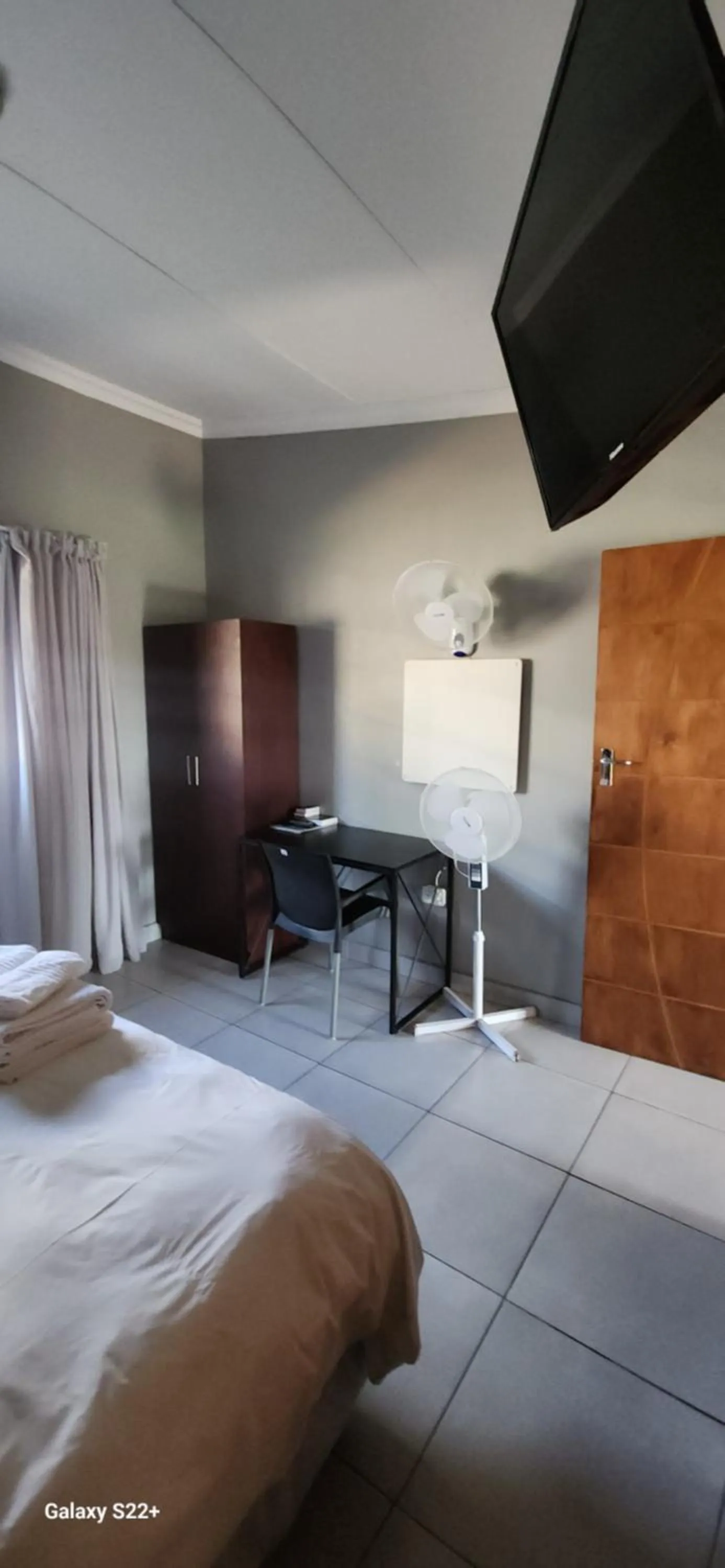 Bed in Livingwaters Self-Catering Accommodation