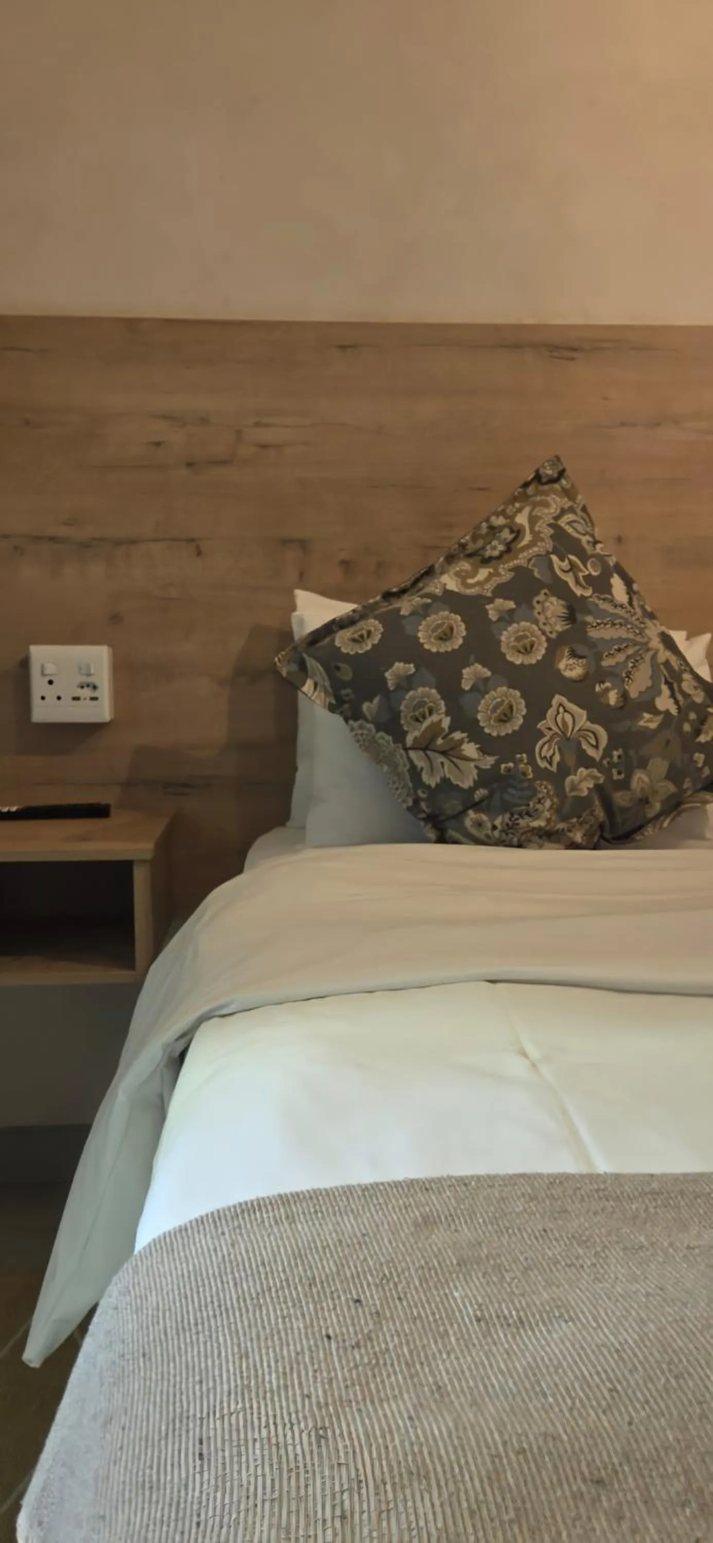 Bed in Livingwaters Self-Catering Accommodation