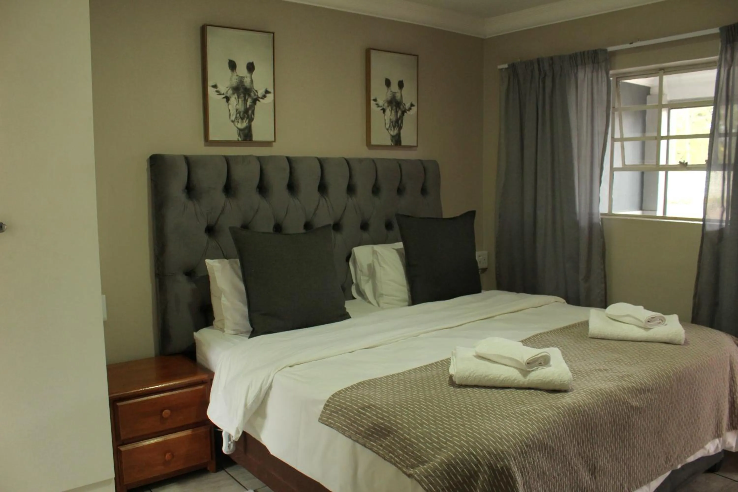 Bed in Livingwaters Self-Catering Accommodation