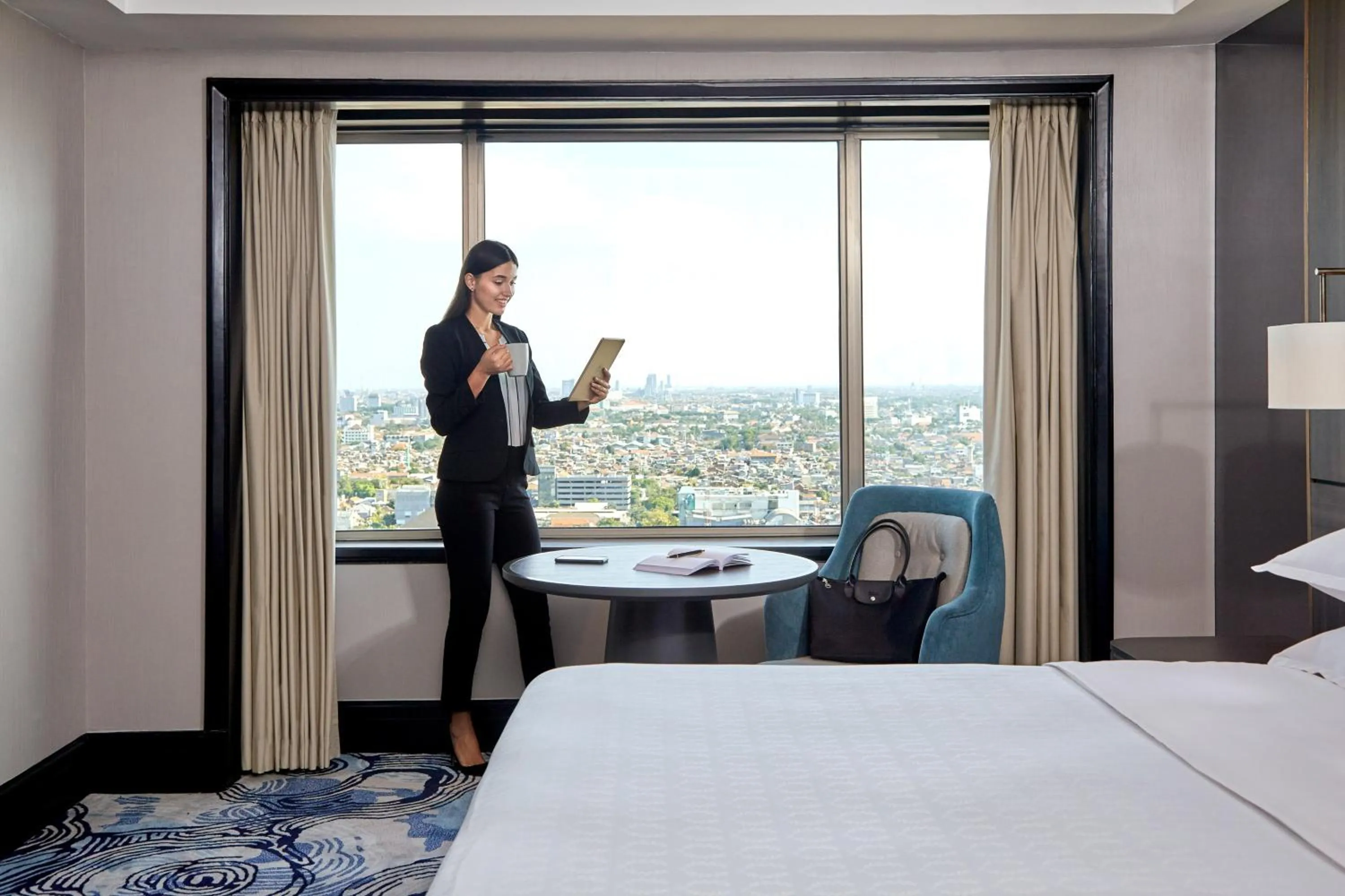 Bedroom, Bed in Sheraton Surabaya Hotel & Towers