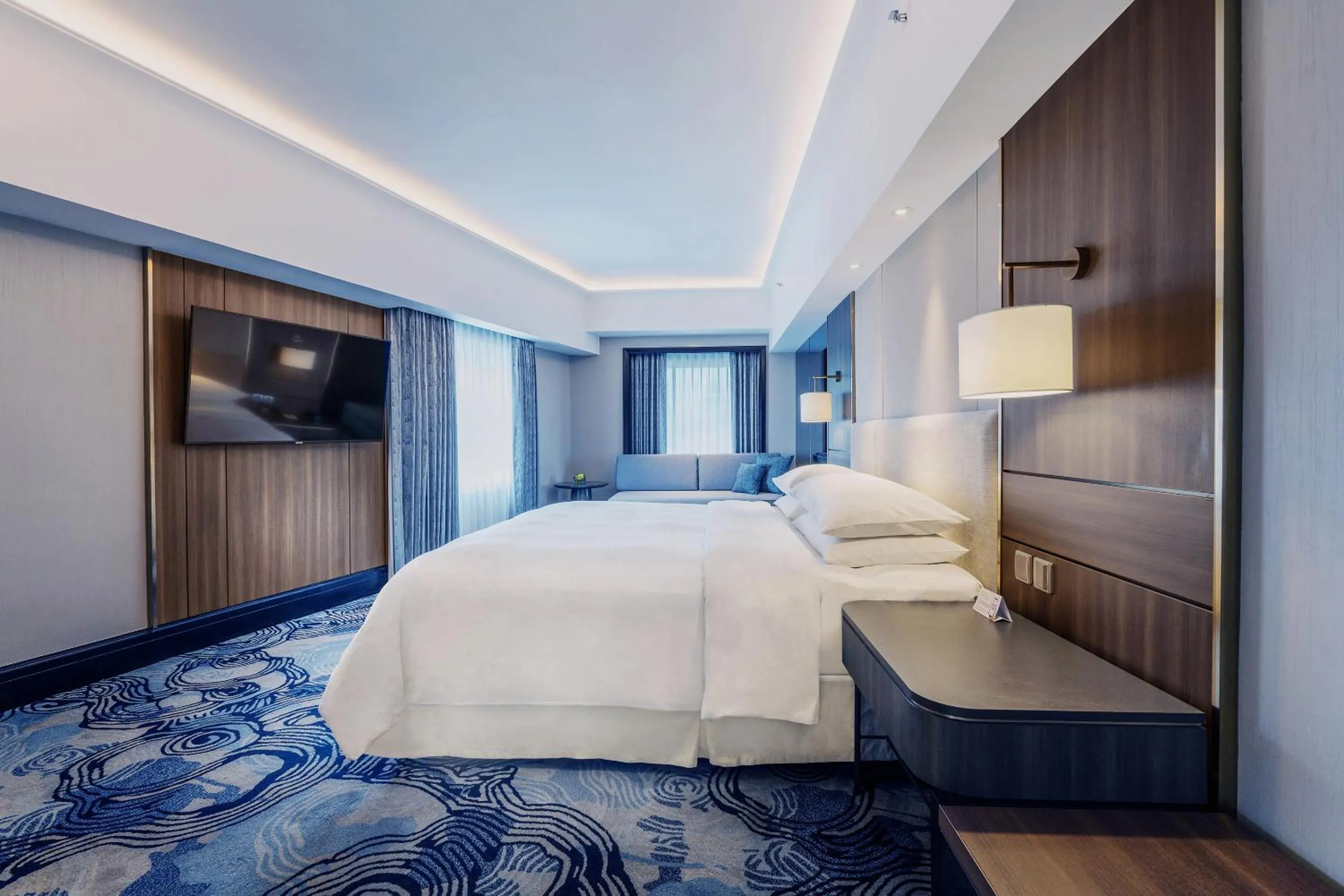 Bed in Sheraton Surabaya Hotel & Towers