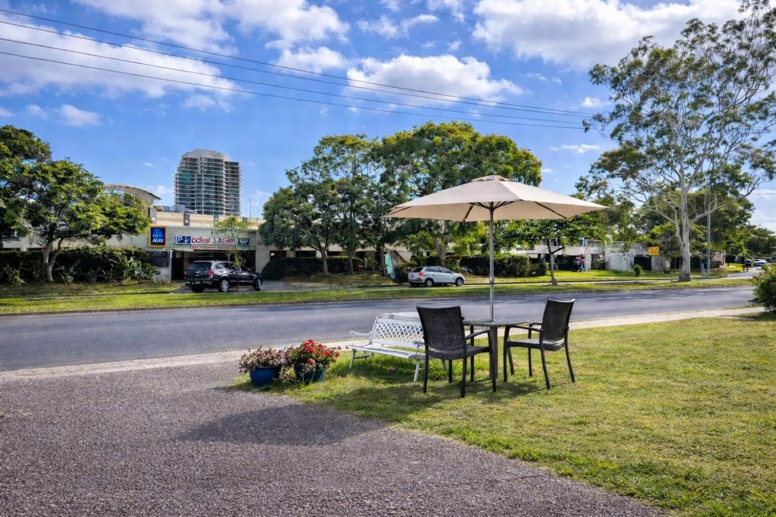 Cooks Endeavour Motor Inn Tweed Heads near Gold Coast Airport