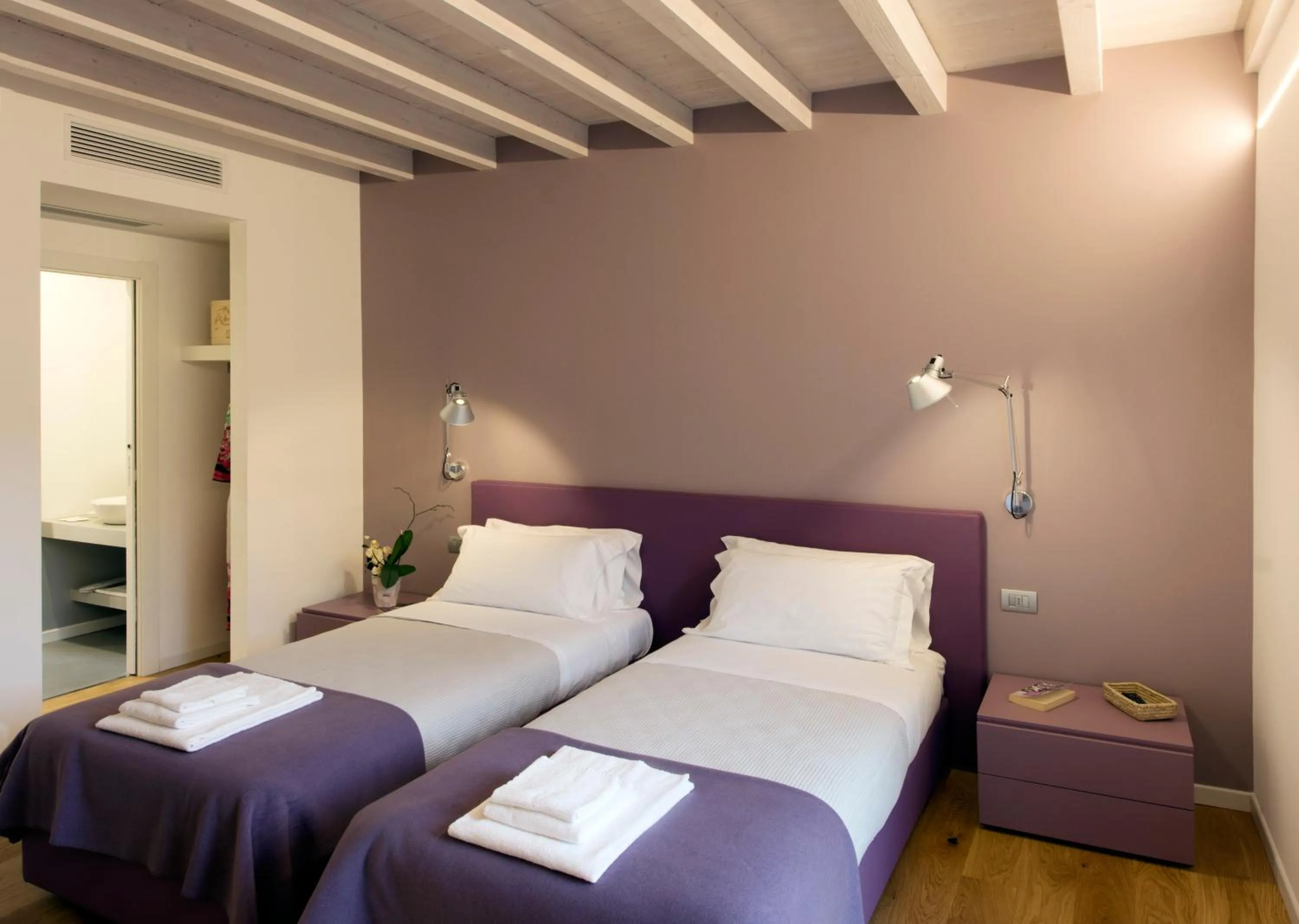 Photo of the whole room, Bed in Manzoni 124 Bed&Relax
