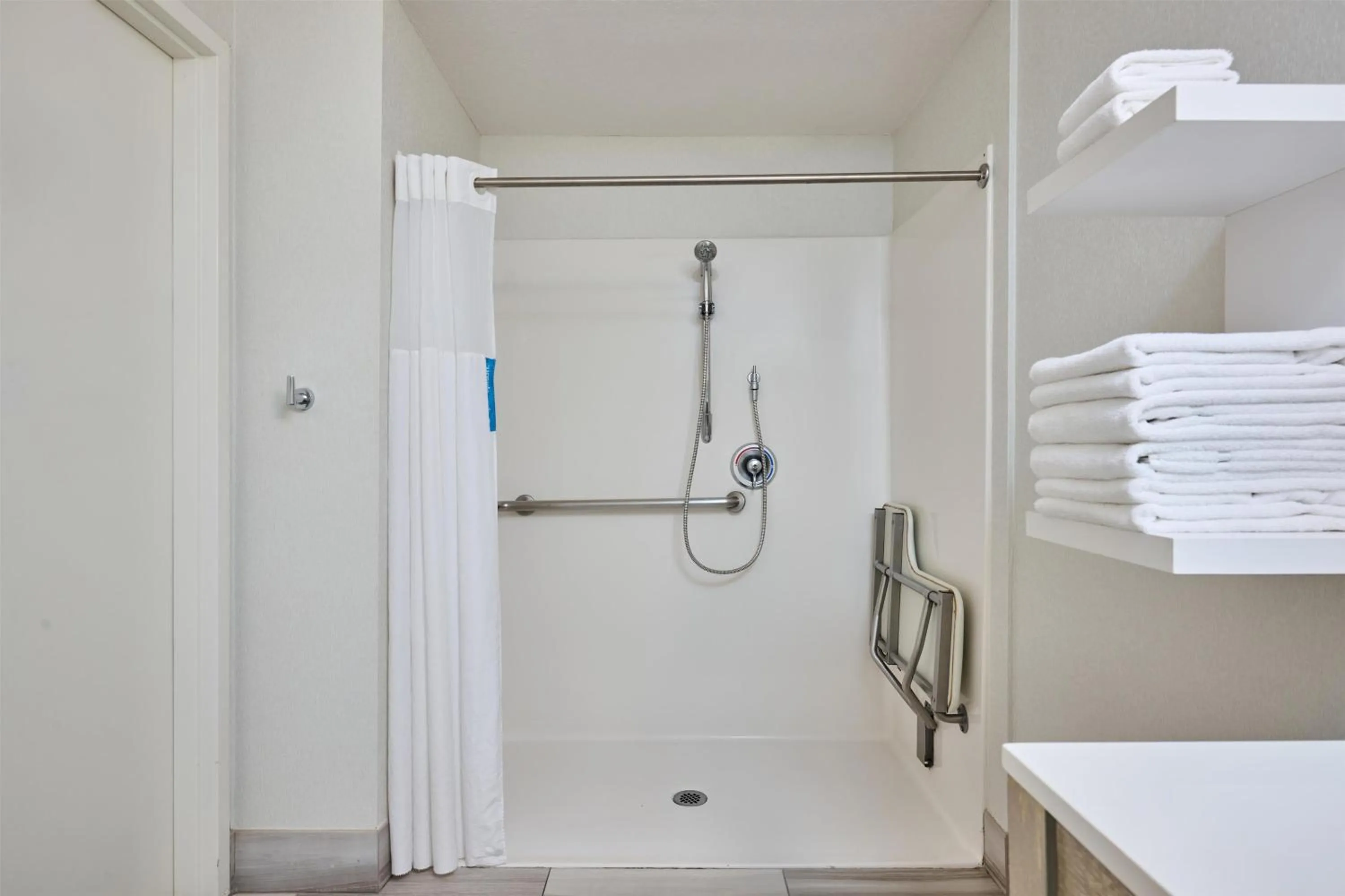 Bathroom in Hampton Inn & Suites Hermosa Beach