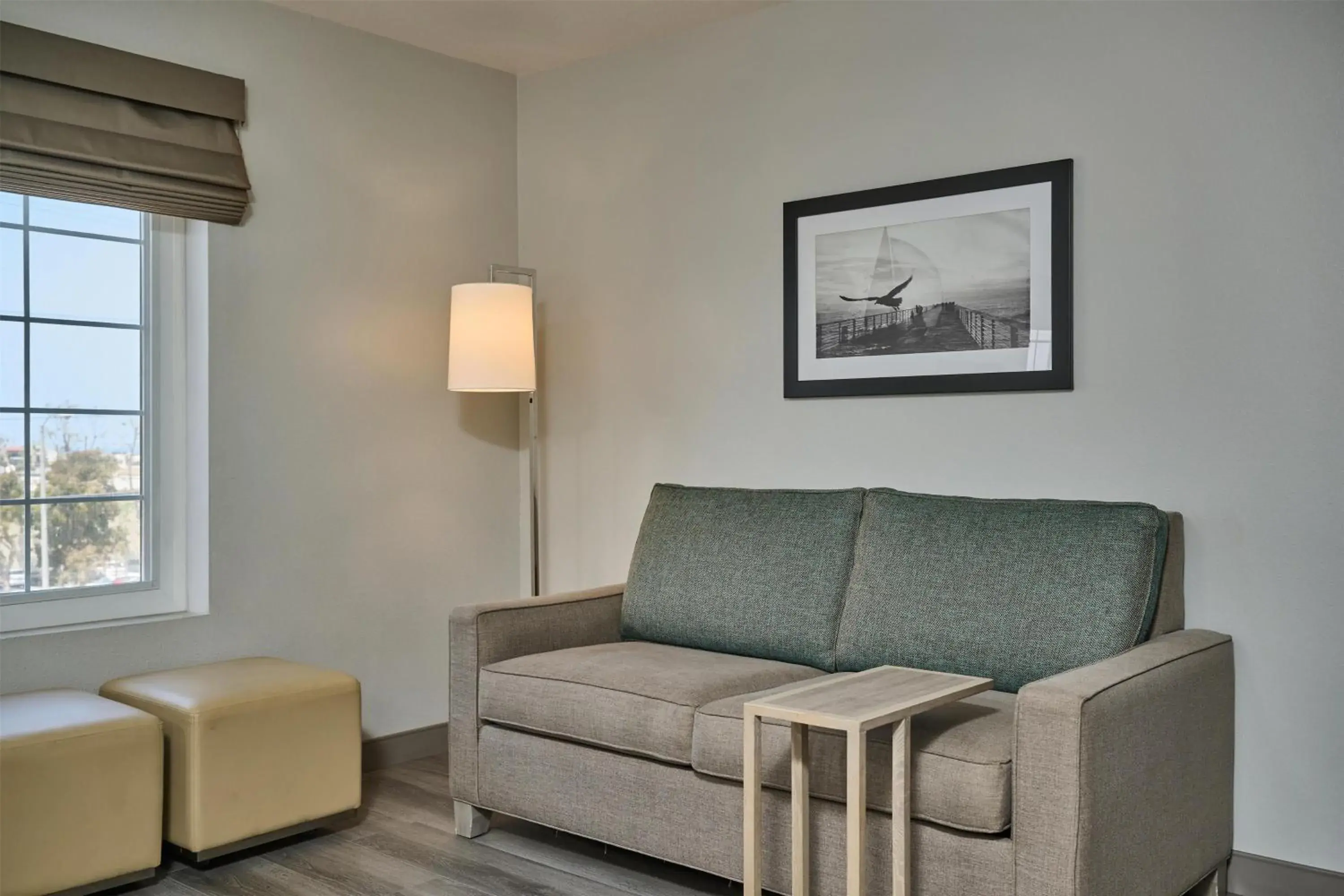 King Room with Sofa Bed - Non-Smoking in Hampton Inn & Suites Hermosa Beach King Room with Sofa Bed - Non-Smoking in Hampton Inn & Suites Hermosa Beach