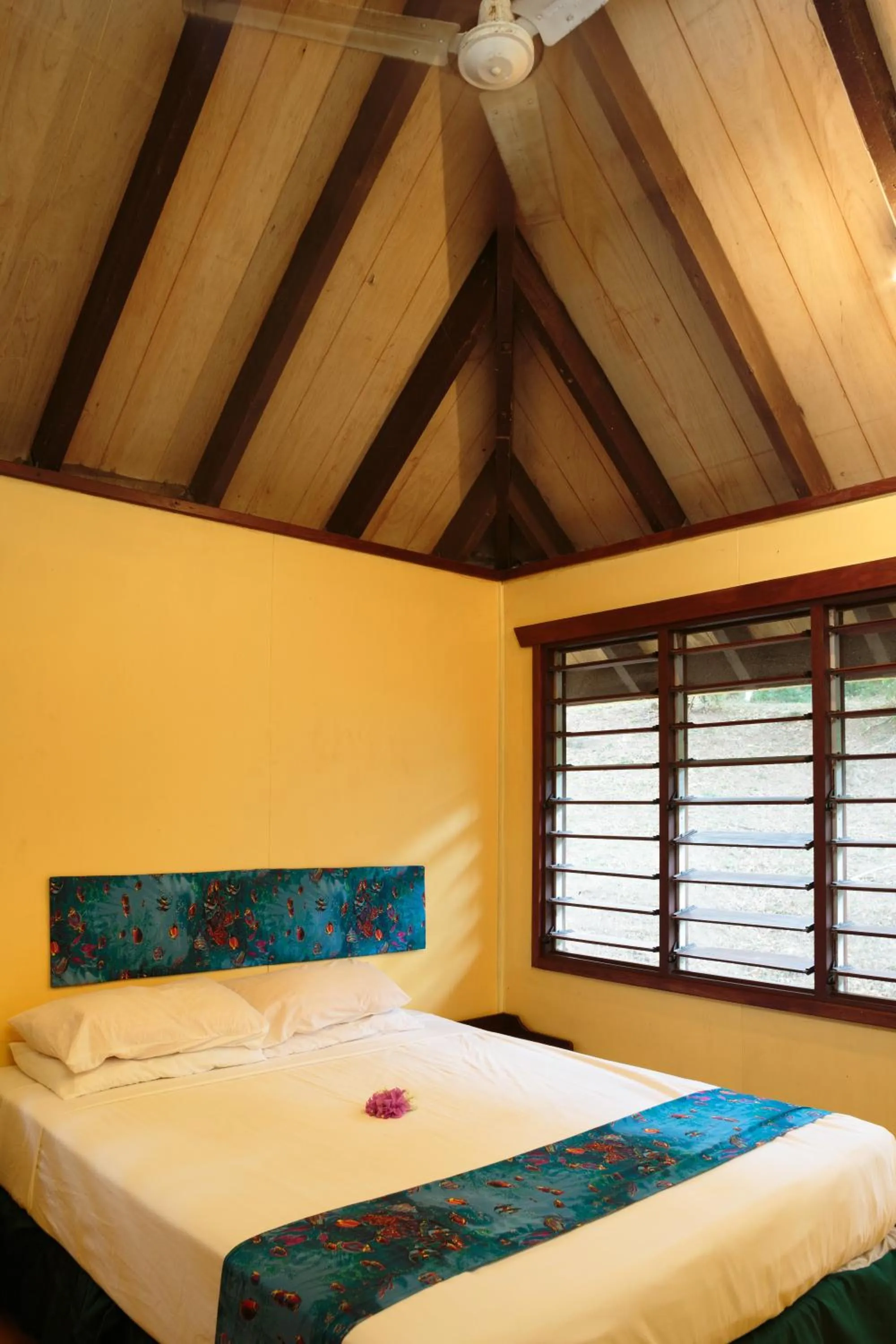 Bed in Funky Fish Beach & Surf Resort