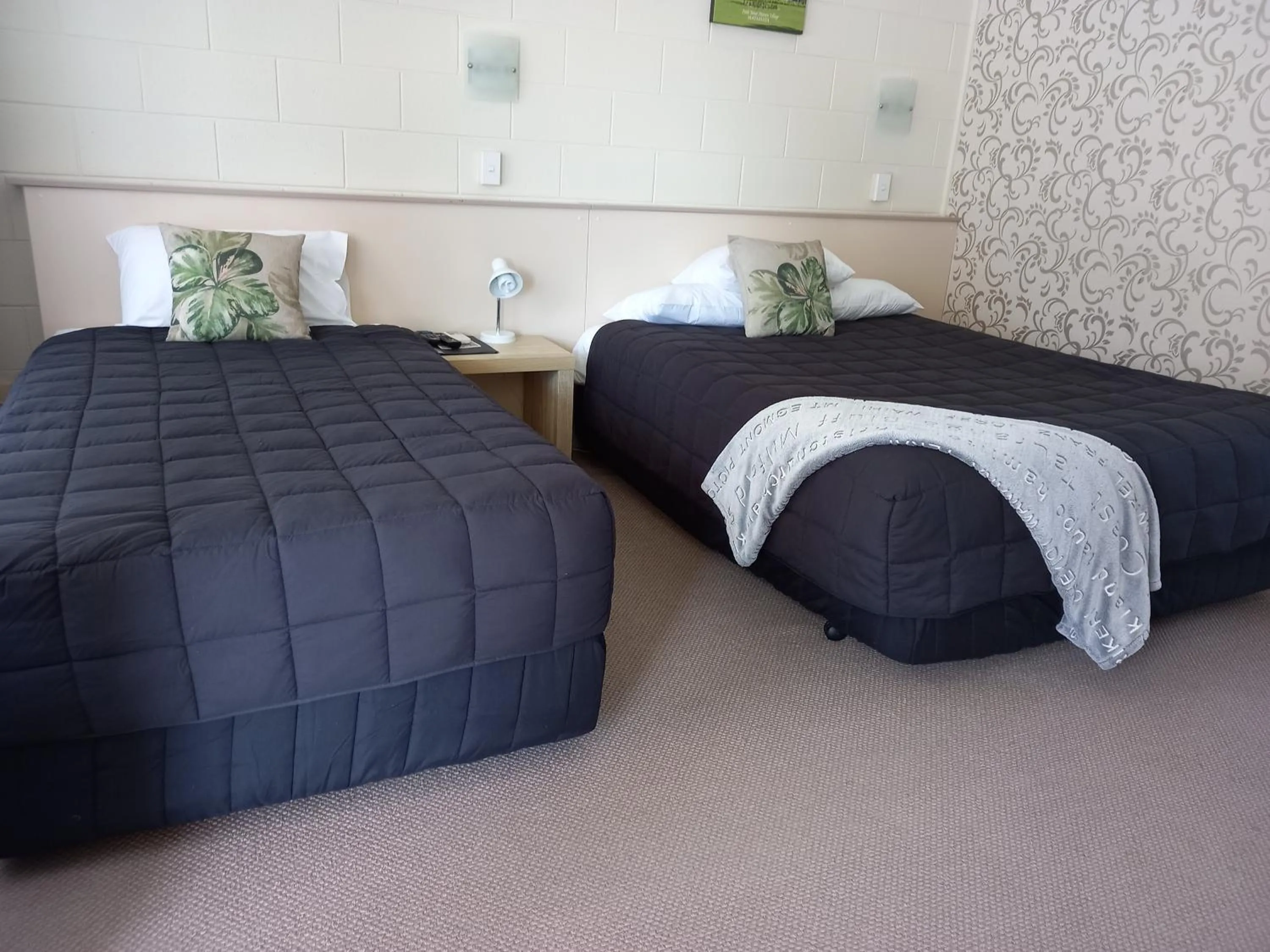 Bedroom, Bed in Tower Road Motel