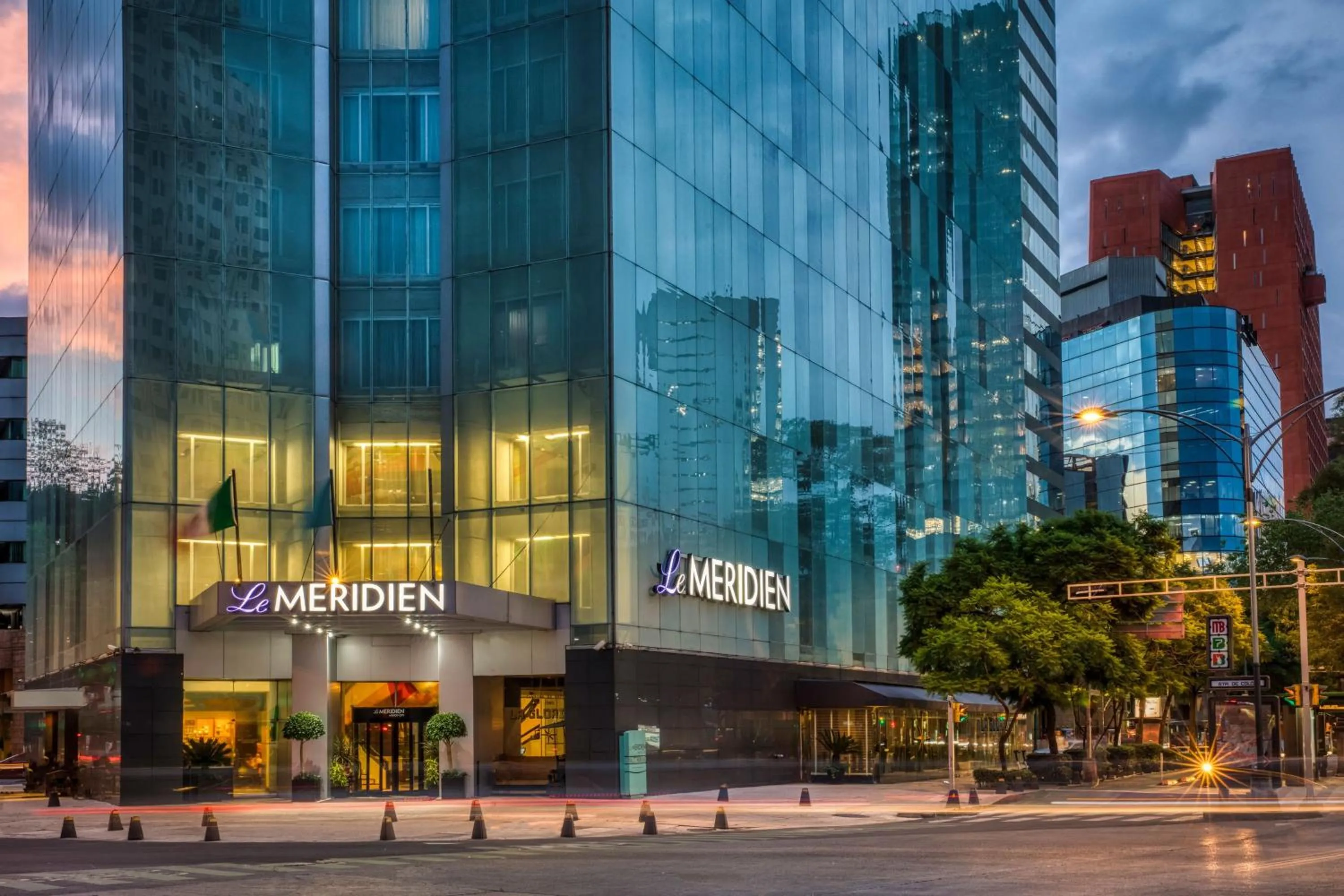 Property building in Le Méridien Mexico City Reforma