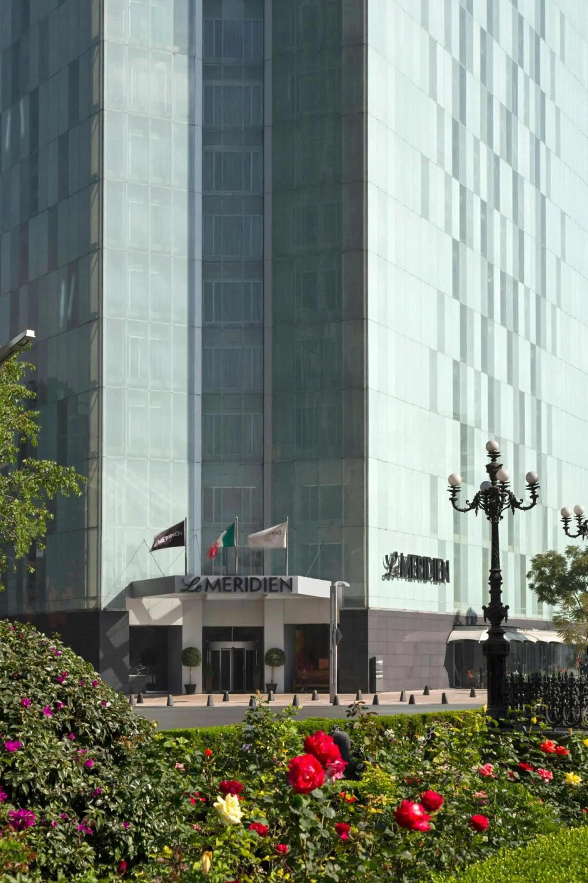 Property building in Le Méridien Mexico City Reforma
