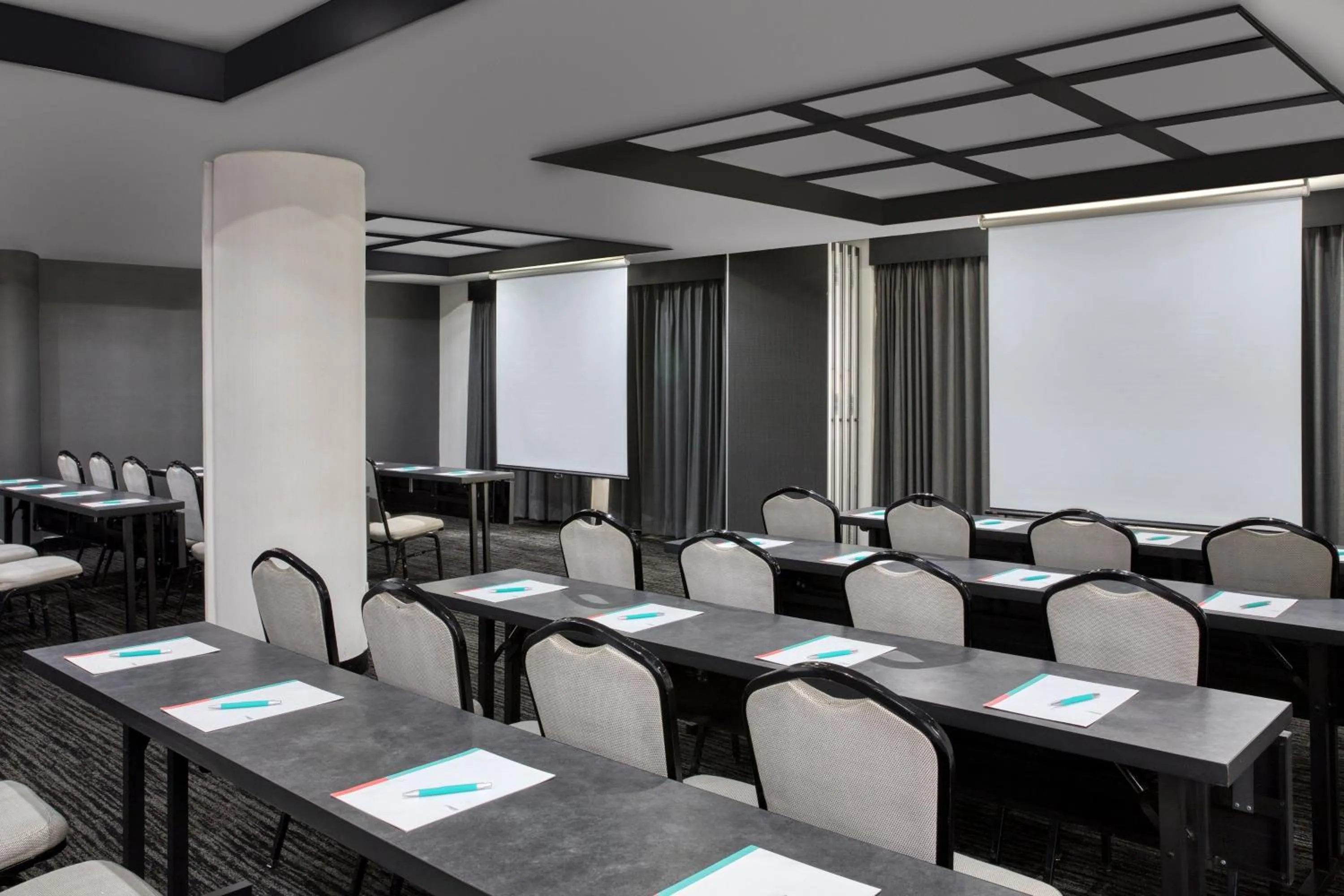 Meeting/conference room in Le Méridien Mexico City Reforma