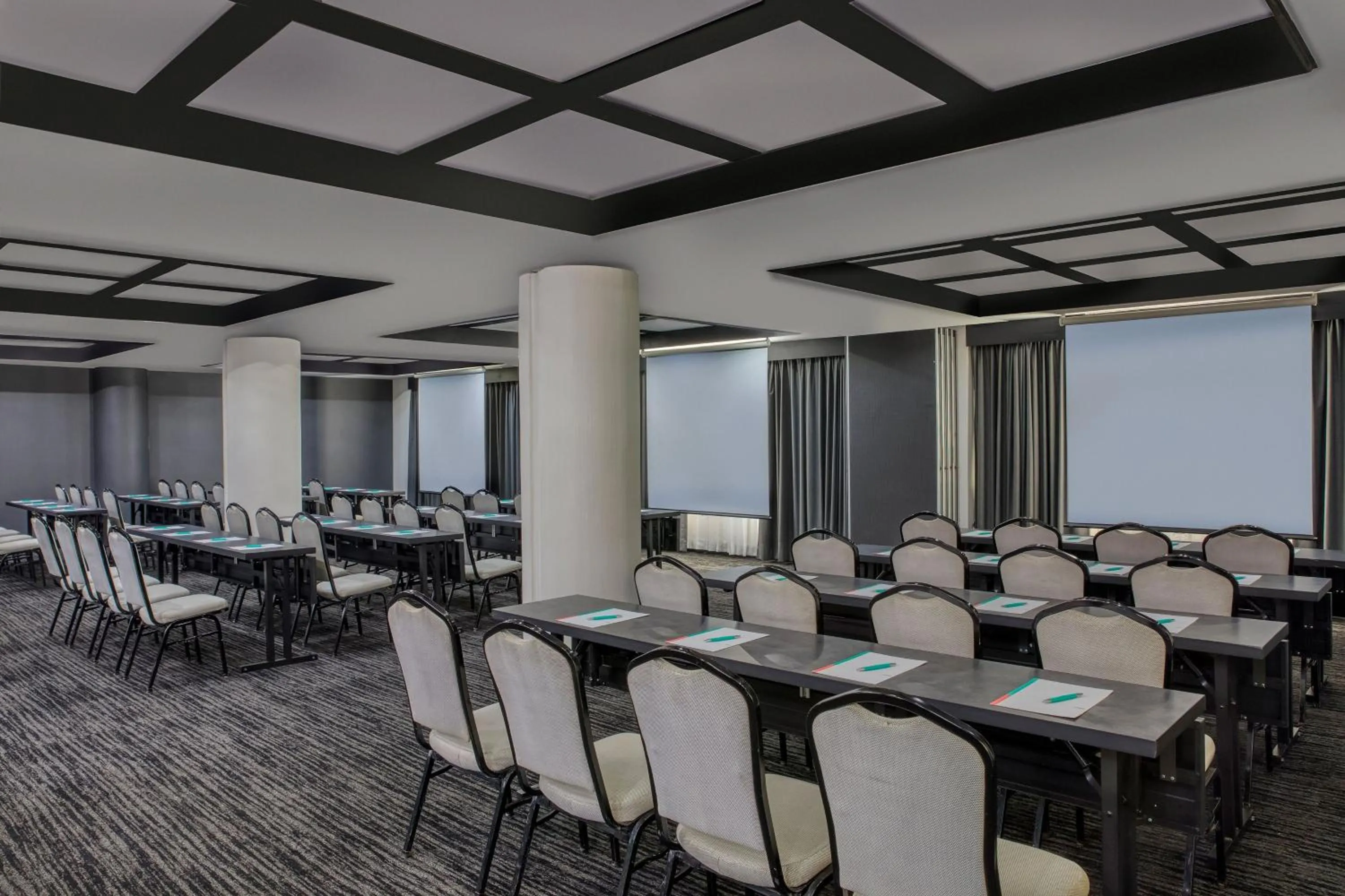 Meeting/conference room in Le Méridien Mexico City Reforma