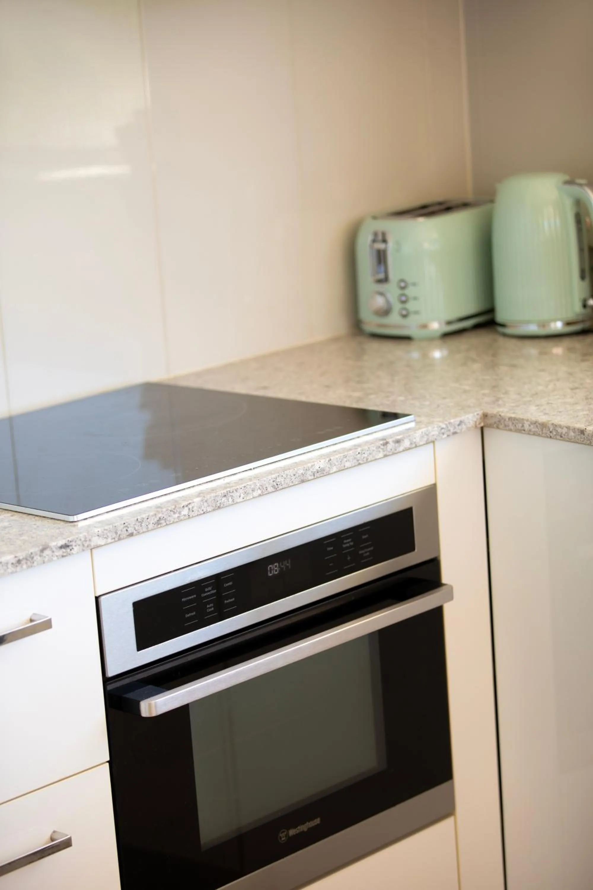 Kitchen or kitchenette in Kings Bay Apartments